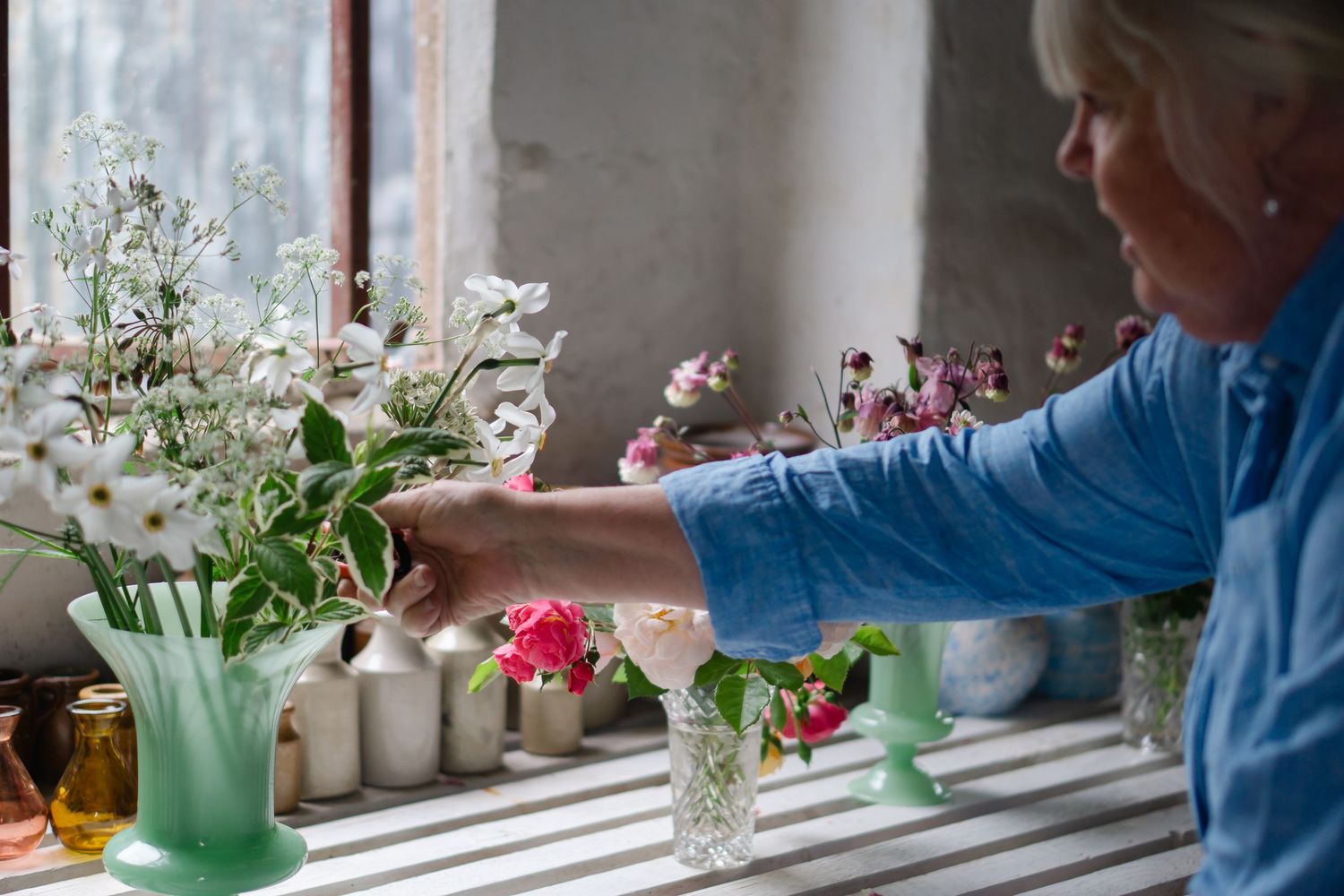 Felicity Billen, Devon portrait and brand photographer, takes pictures on Pat Cottam's Combe Martin flower farm
