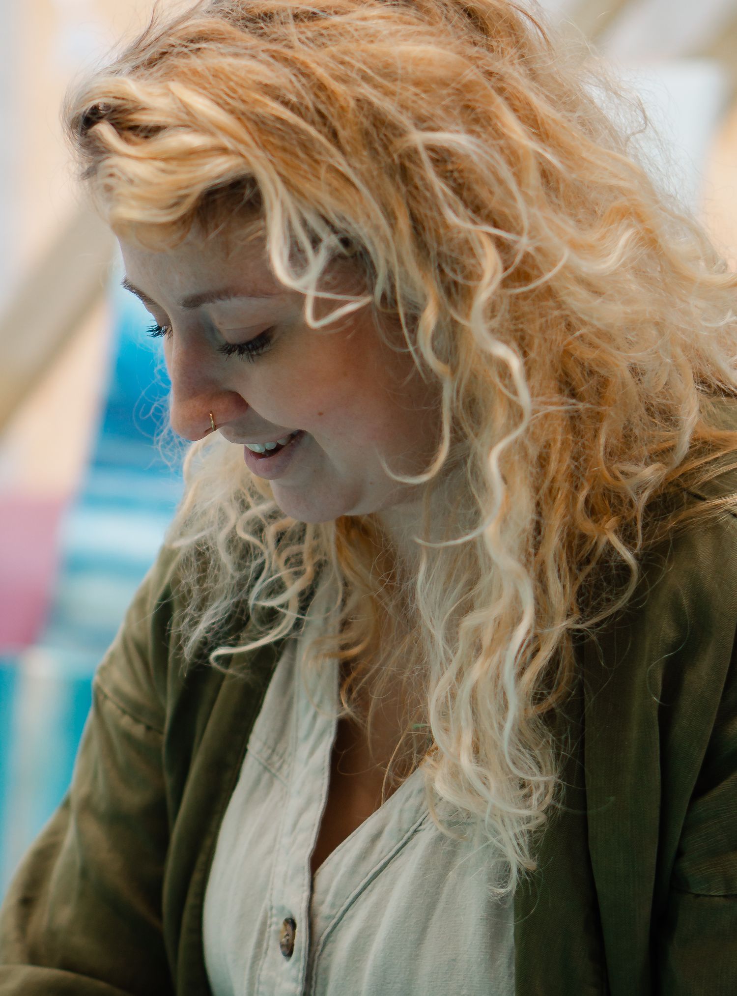 Devon brand photographer Felicity Billen photographing Georgia Morgan, on her artist brand portrait session in Braunton