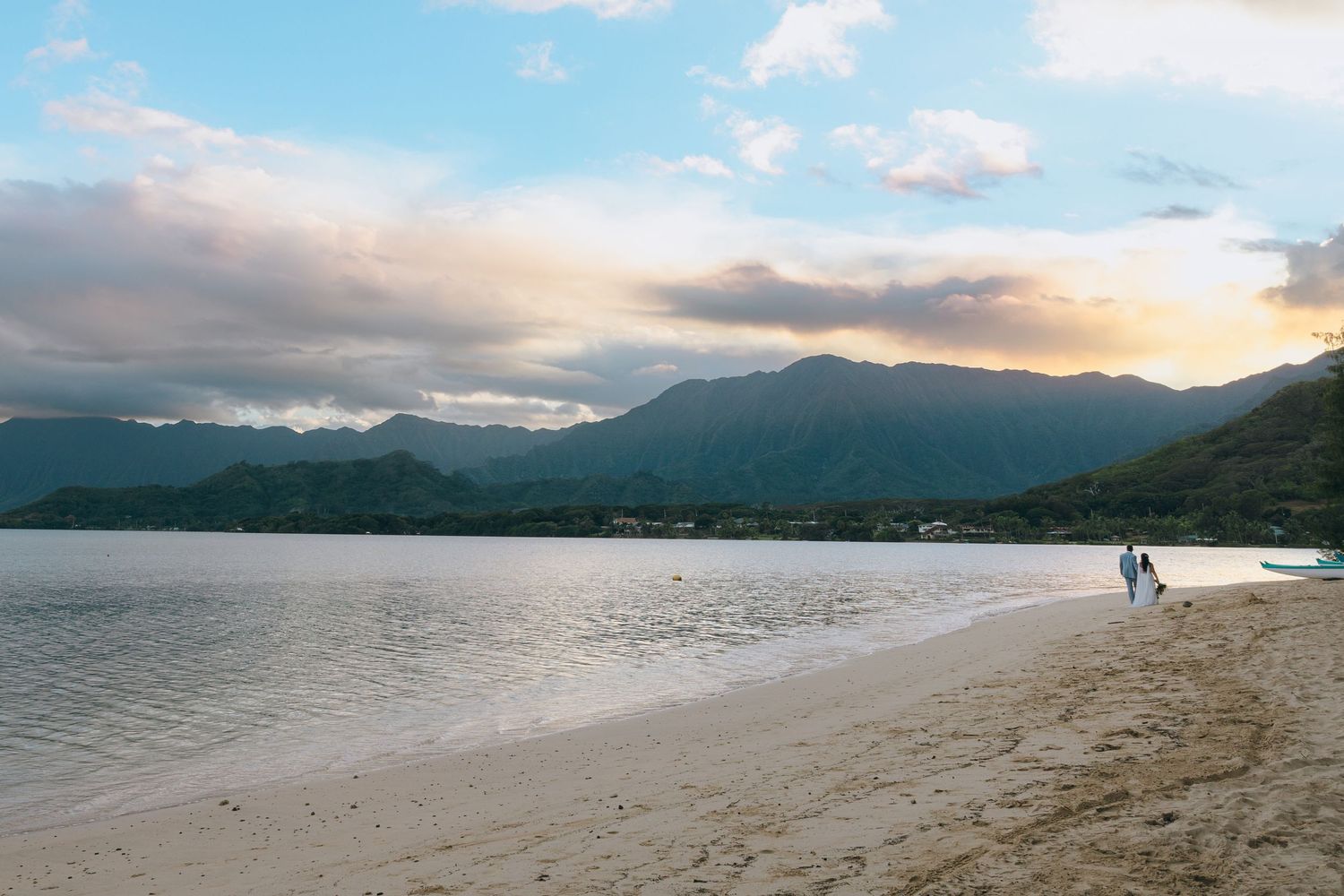 Elopement photographer in Hawaii