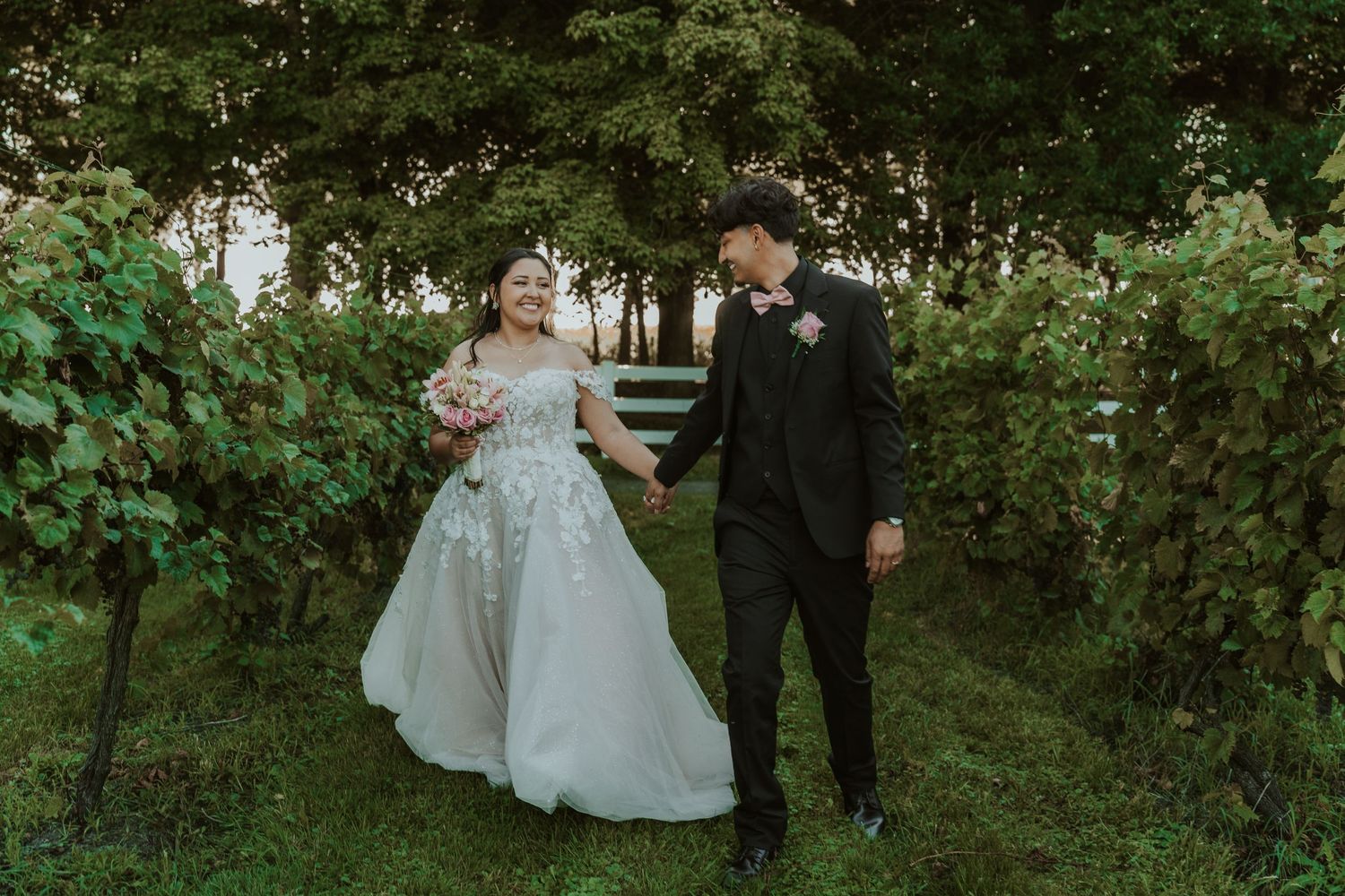 Celebrate your love with stunning summer wedding portraits, Minneapolis-  Saint Paul, captured by Juve Photography.