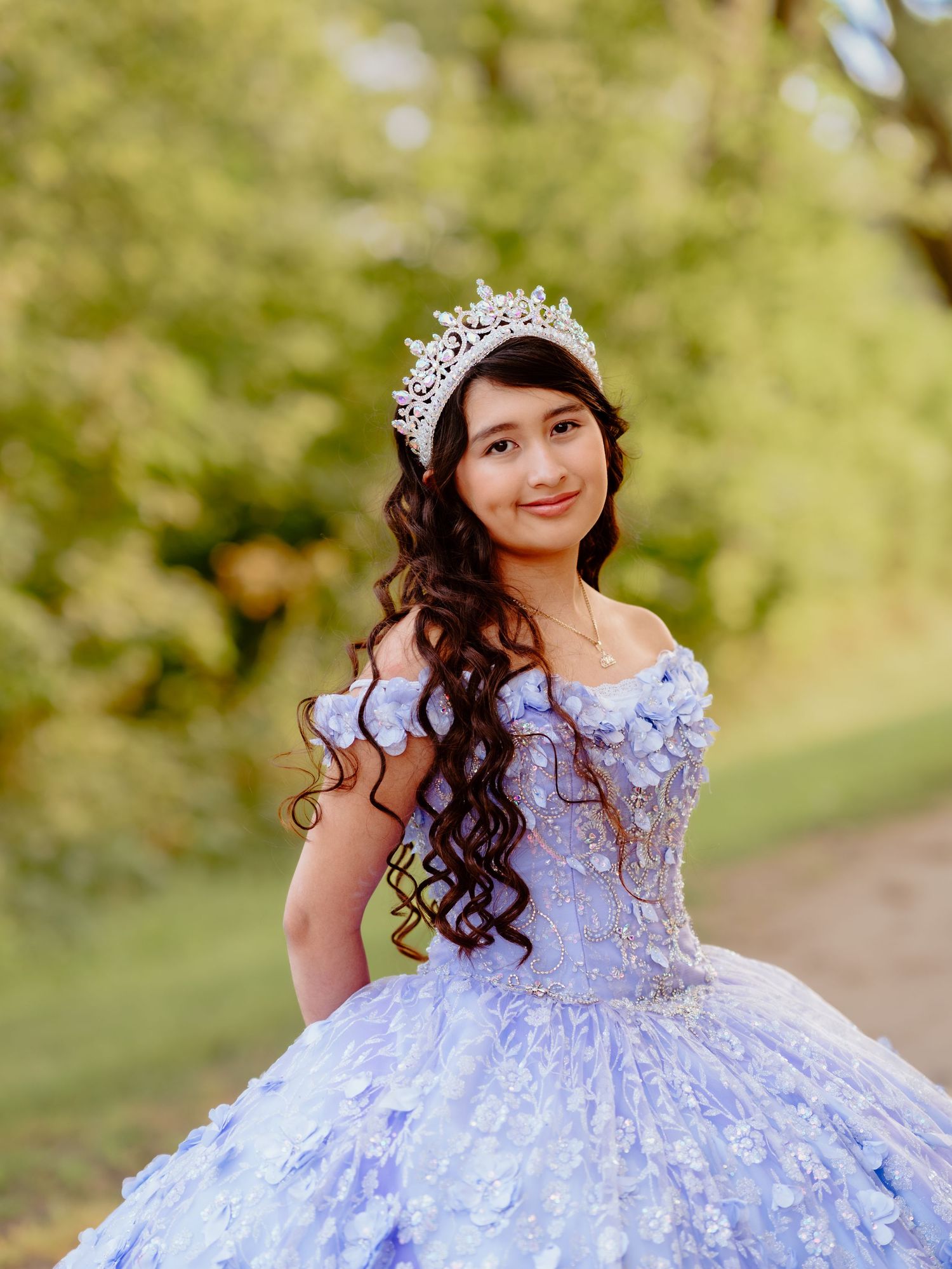 Celebrate your Quinceañera in style with a timeless Sweet XV photo session by Juve Photography, serving Saint Paul & Minneapolis, Minnesota.
