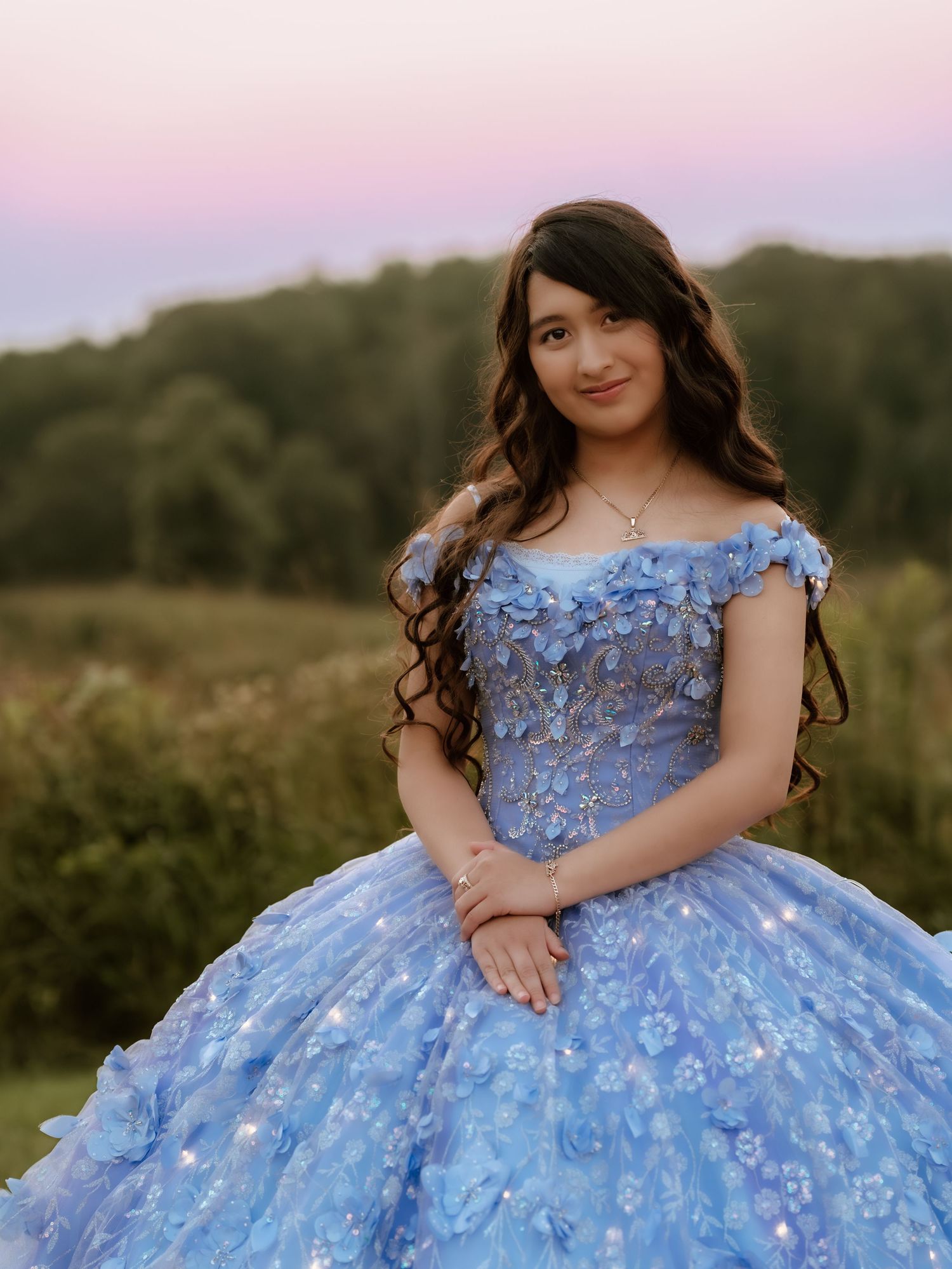 Celebrate your Quinceañera in style with a timeless Sweet XV photo session by Juve Photography, serving Saint Paul & Minneapolis, Minnesota.