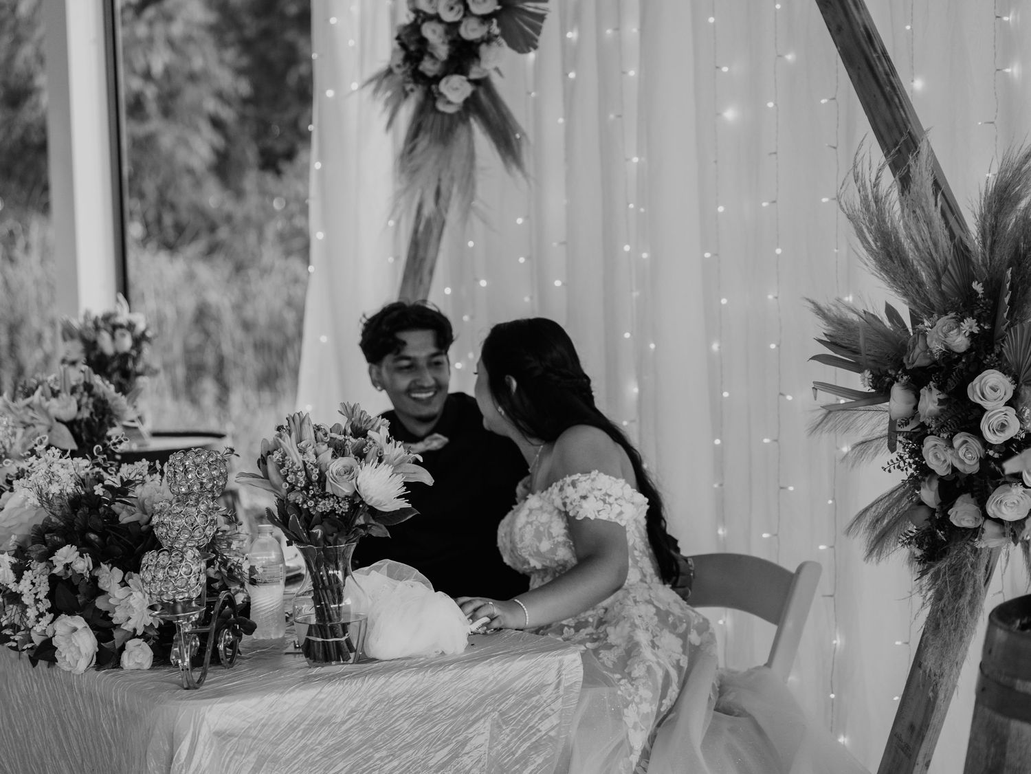 Celebrate your love with stunning summer wedding portraits, Minneapolis-  Saint Paul, captured by Juve Photography.