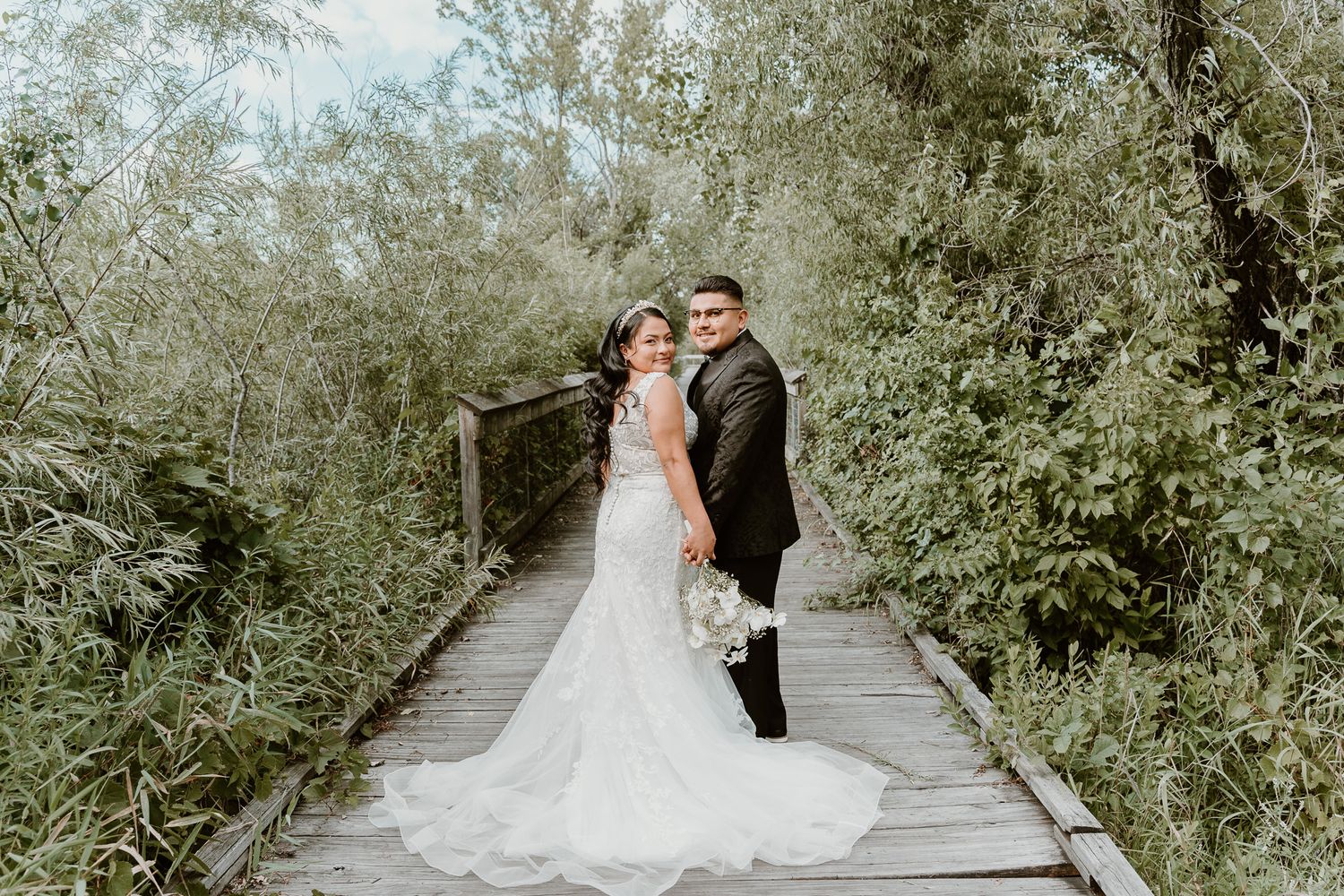 apture every moment of your special day with timeless wedding photography by Juve Photography, serving Saint Paul & Minneapolis, Minnesota.