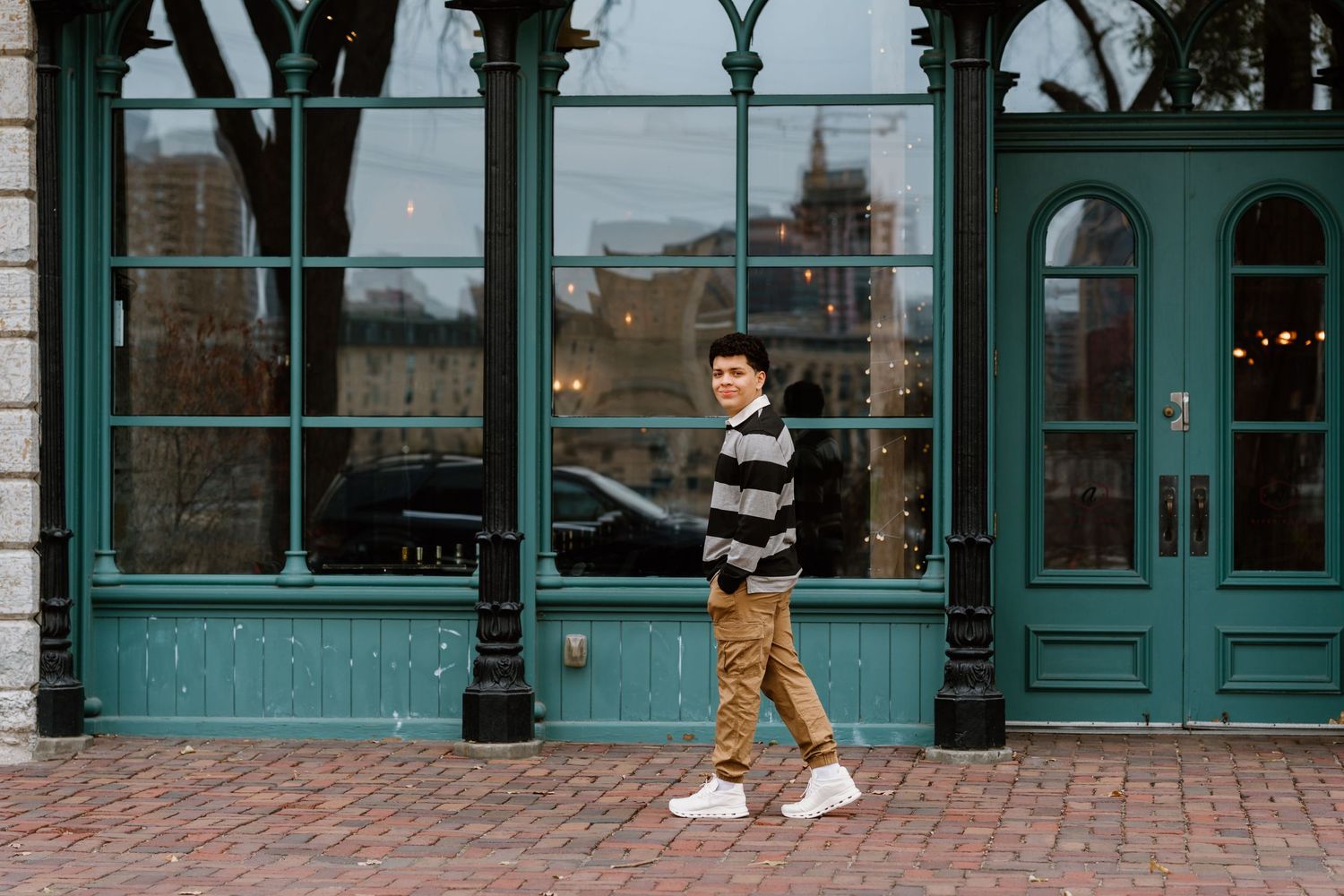 Senior guy sessions by Juve Photography in Saint Paul | Minneapolis, MN. Unique, stylish portraits that capture your personality and style.