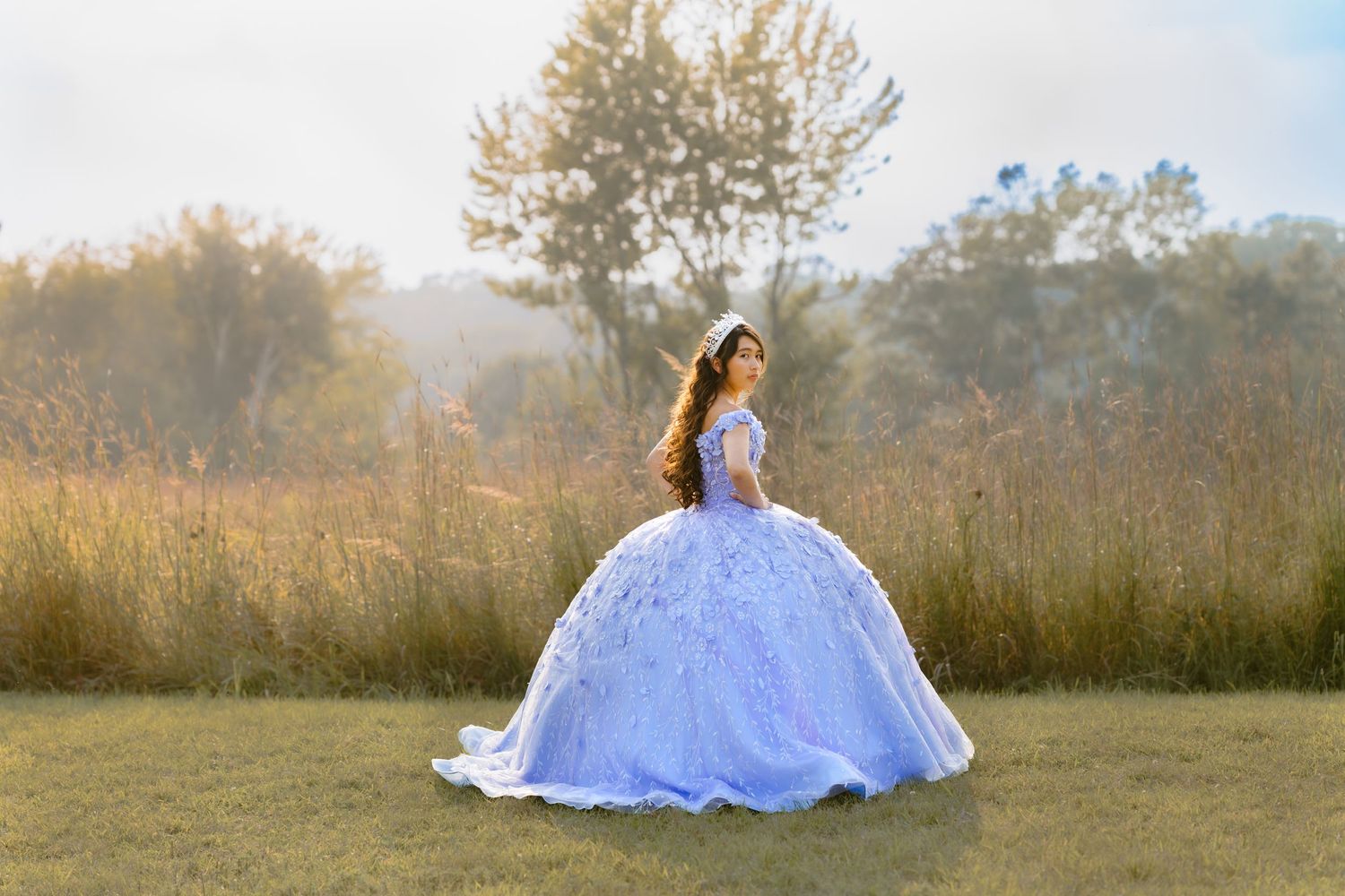 Celebrate your Quinceañera in style with a timeless Sweet XV photo session by Juve Photography, serving Saint Paul & Minneapolis, Minnesota.