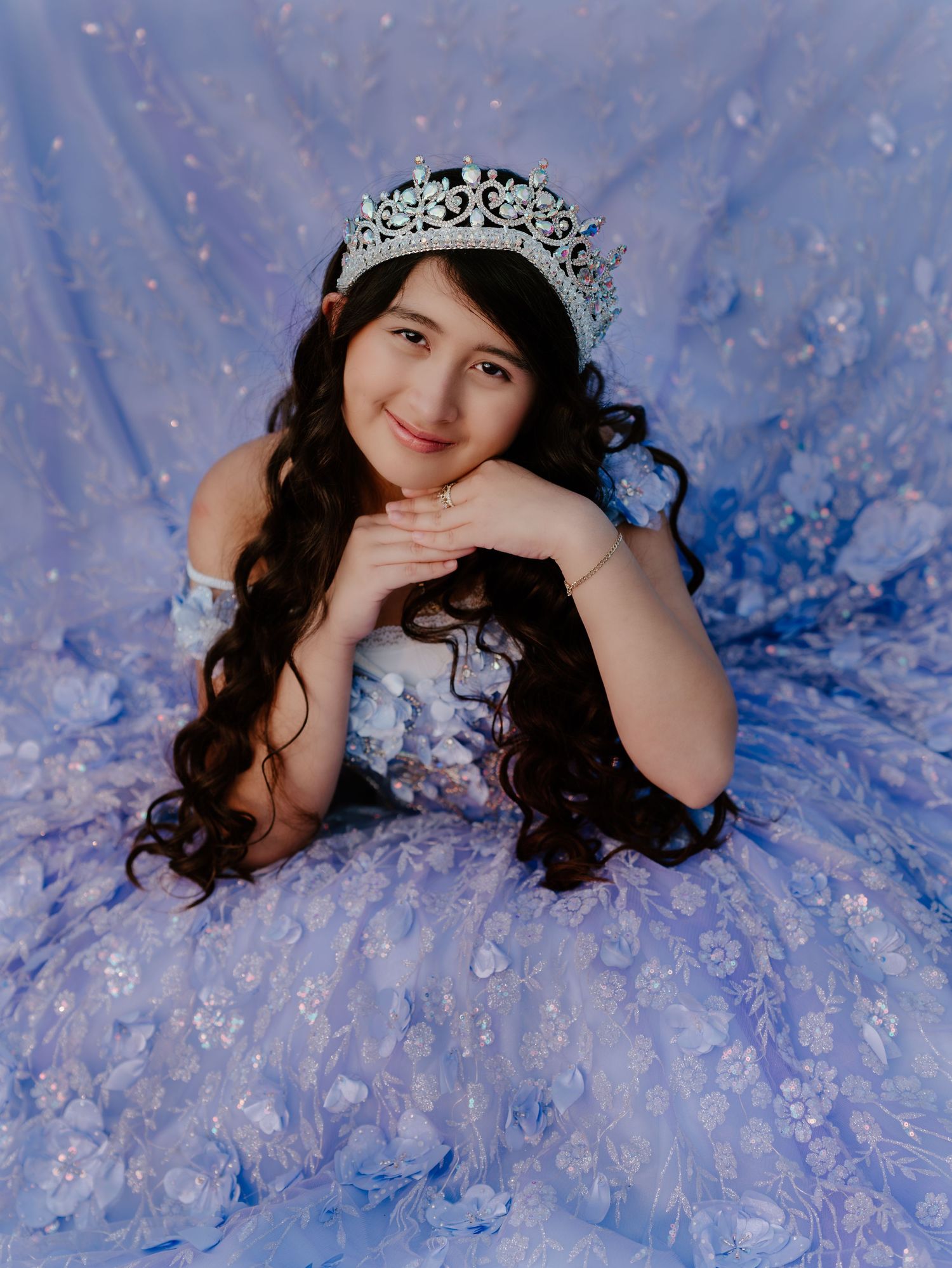 Celebrate your Quinceañera in style with a timeless Sweet XV photo session by Juve Photography, serving Saint Paul & Minneapolis, Minnesota.