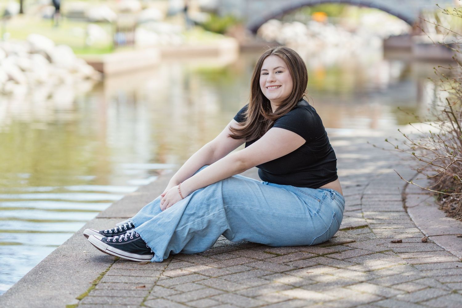 Senior photo of Bianca at Centennial Lakes in Edina, MN by JuvePhotography – natural, vibrant portraits in the Twin Cities.