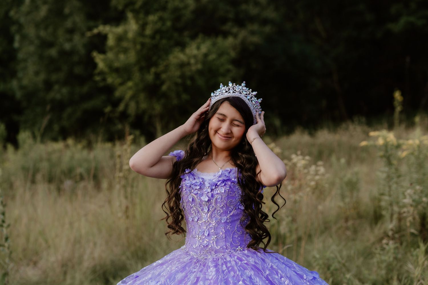 Celebrate your Quinceañera in style with a timeless Sweet XV photo session by Juve Photography, serving Saint Paul & Minneapolis, Minnesota.