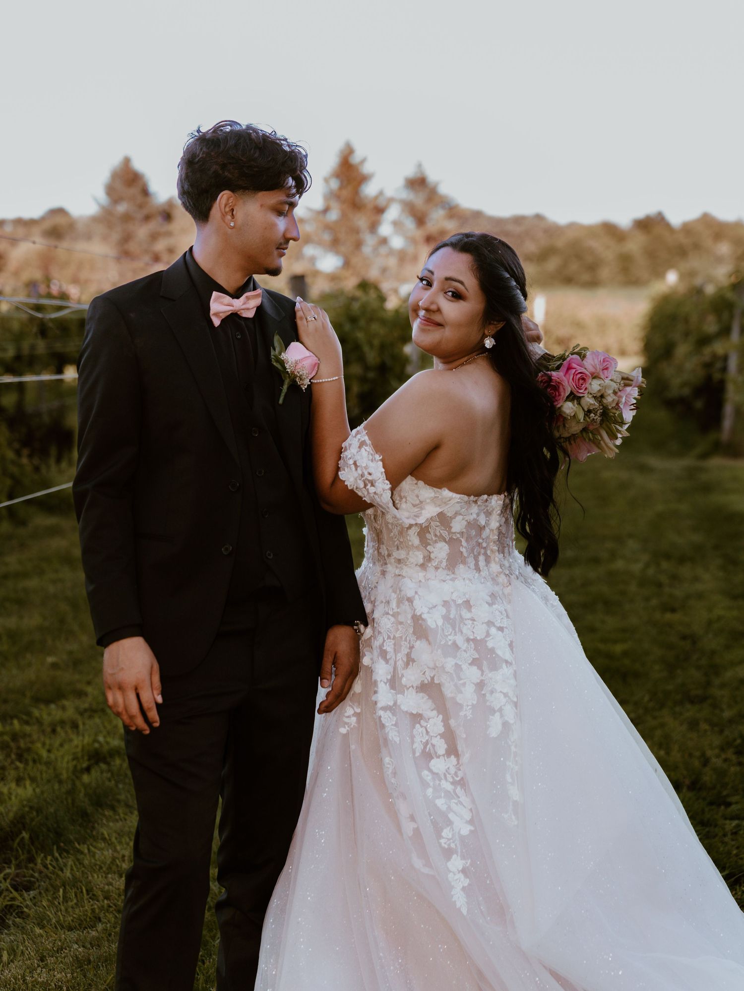 Celebrate your love with stunning summer wedding portraits, Minneapolis-  Saint Paul, captured by Juve Photography.