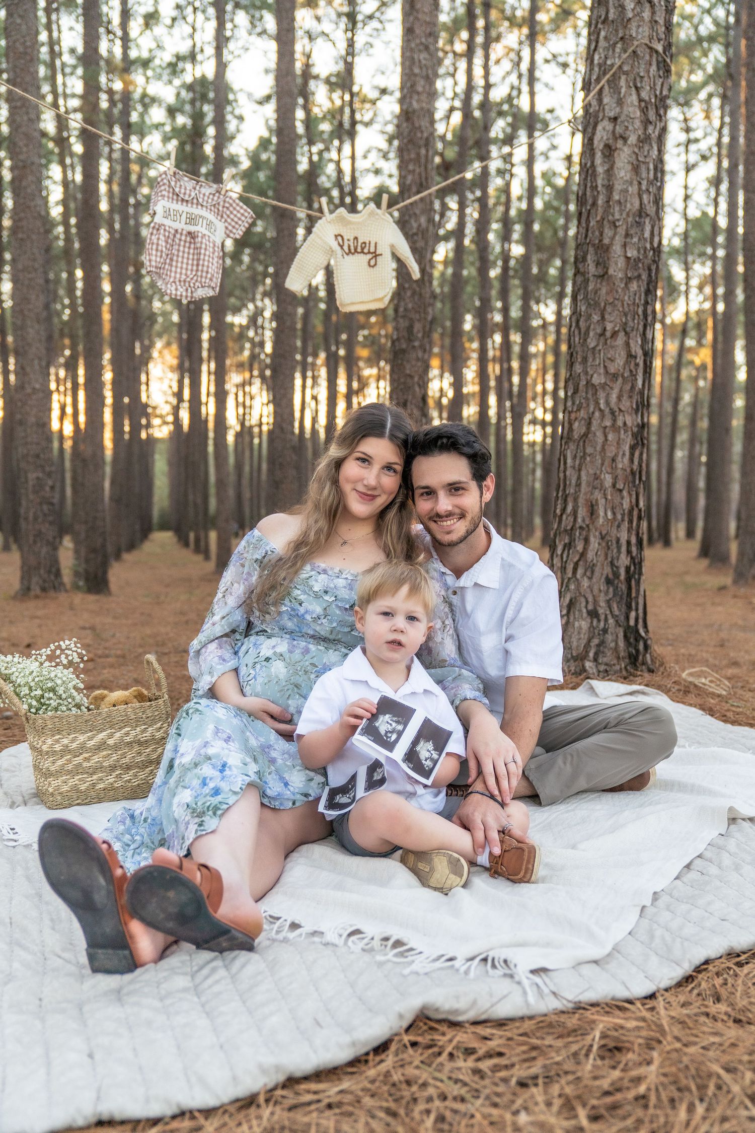 Maternity Family Photo Session by Conroe Photographer and Houston Photographer, Maternity Session in WG State Jones Forest in Conroe