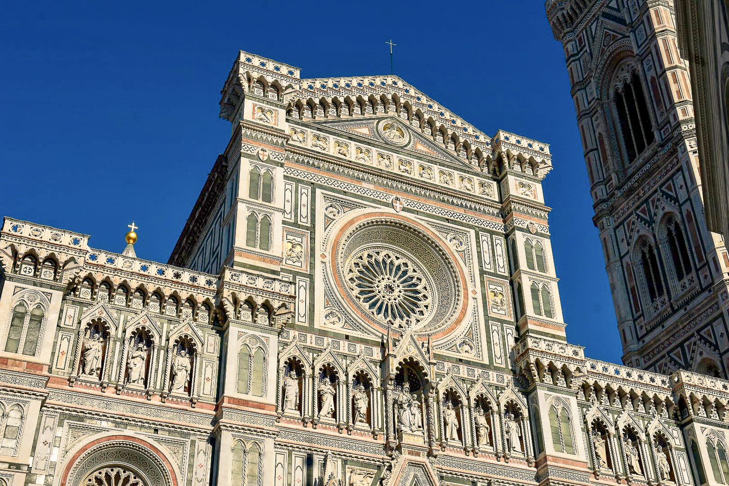 Façade de la cathédrale Santa Maria del Fiore à Florence