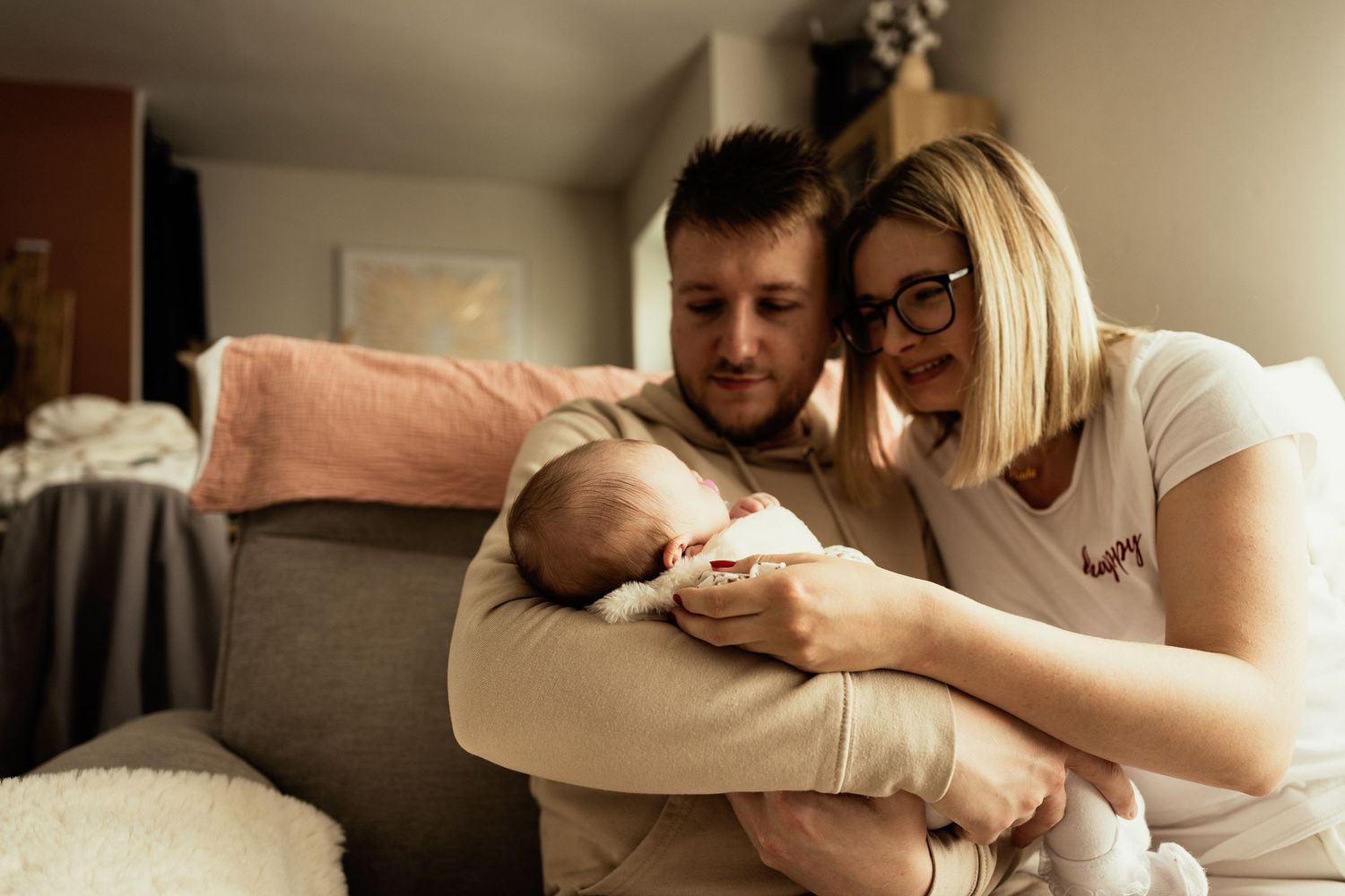 Séance photo naissance parents et nouveau-né à Calais – Photographe naissance Côte d'Opale – Thomas Denaveaut