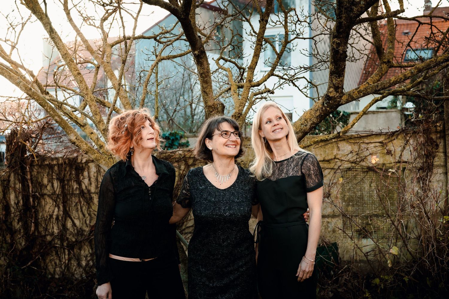 Trio musical FAH en extérieur – Reportage artistique haut de gamme – Thomas Denaveaut photographe Calais Côte d'Opale