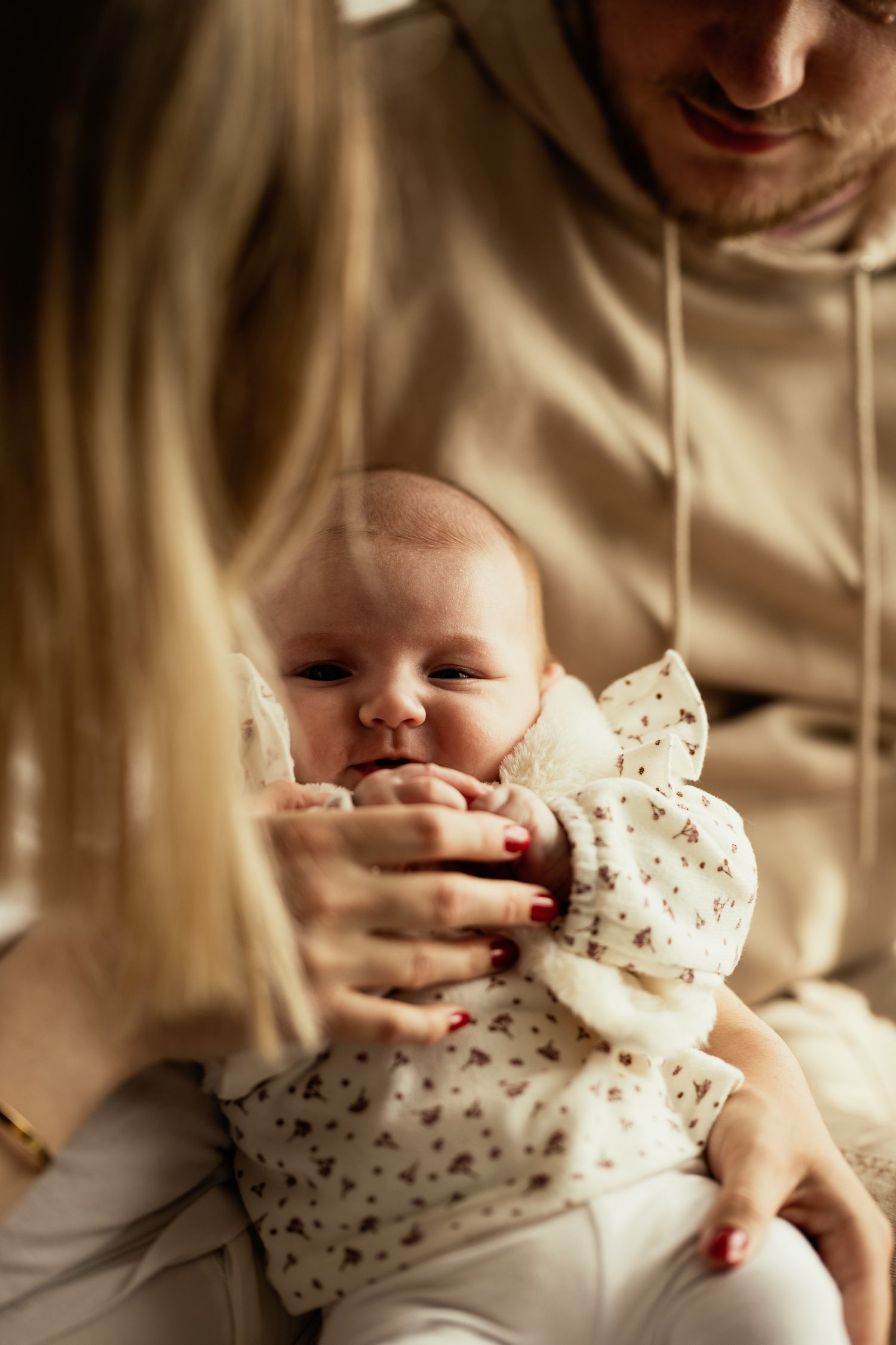 Séance naissance nouveau-né à Calais – Photographe naissance Côte d'Opale Thomas Denaveaut
