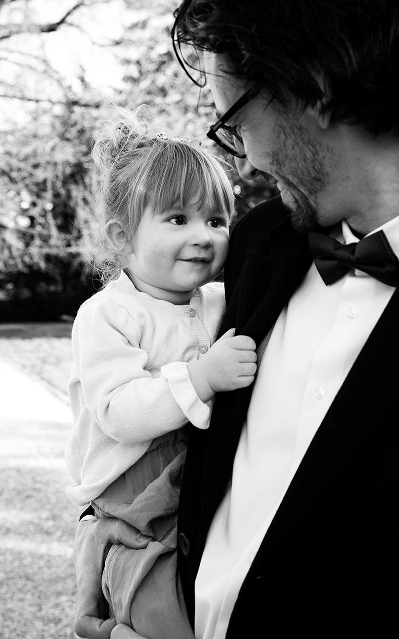 Tochter und Vater im Park.