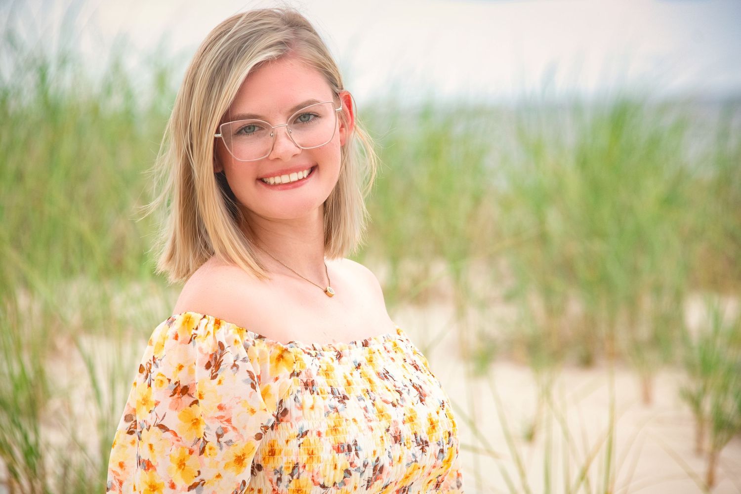 senior photo at the beach