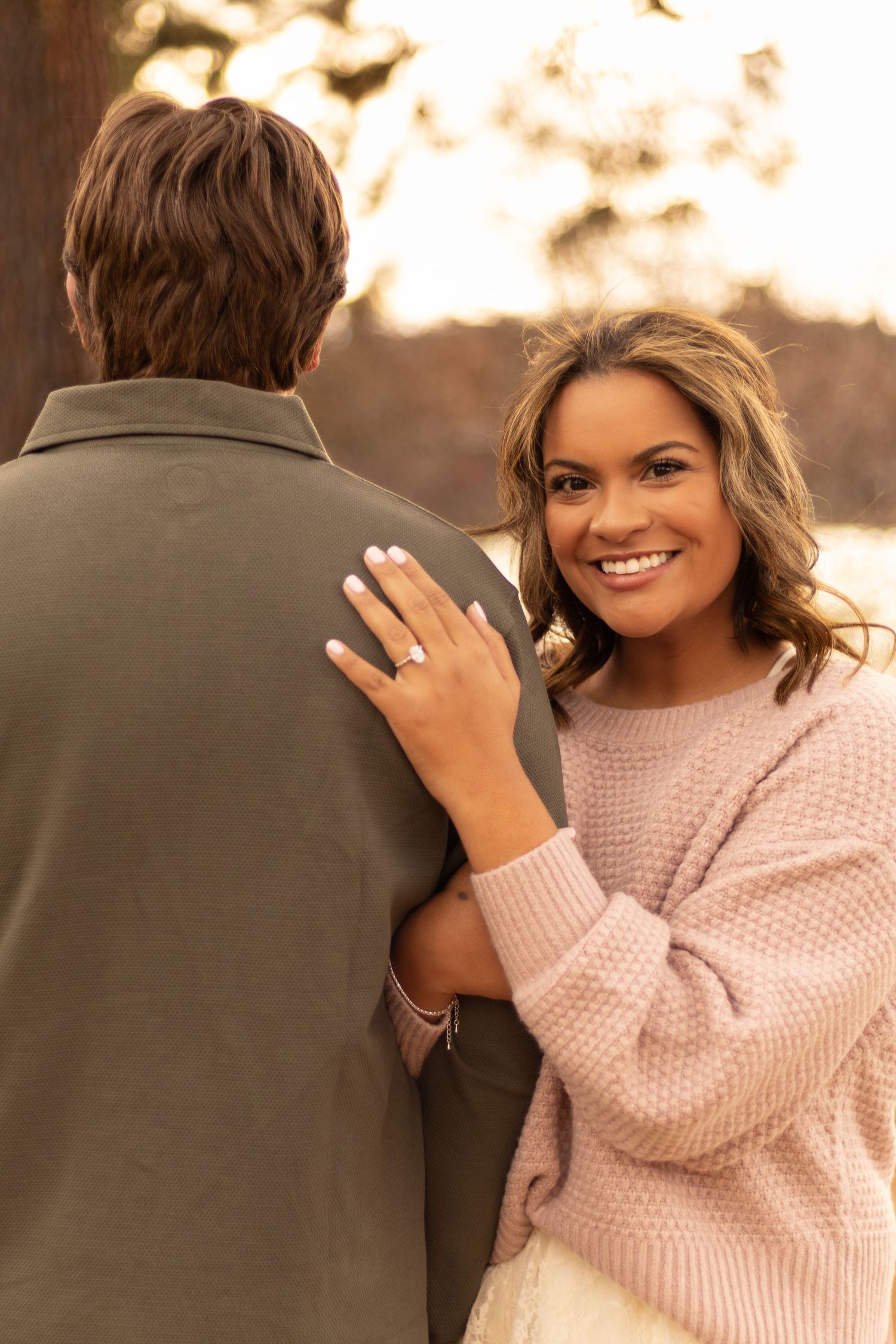A beautiful Bend, Oregon engagement session filled with natural light, genuine emotion, and romantic, timeless portraits. Perfect inspiratio