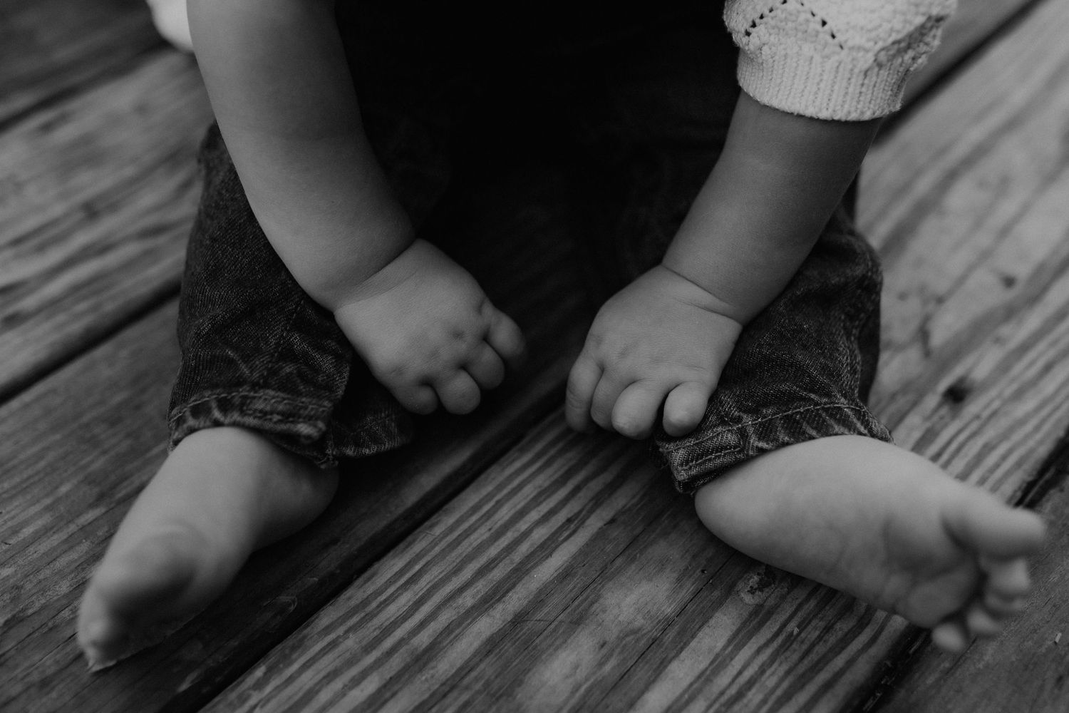 Arizona Creative Moody and Poetic Black and white Family Photos