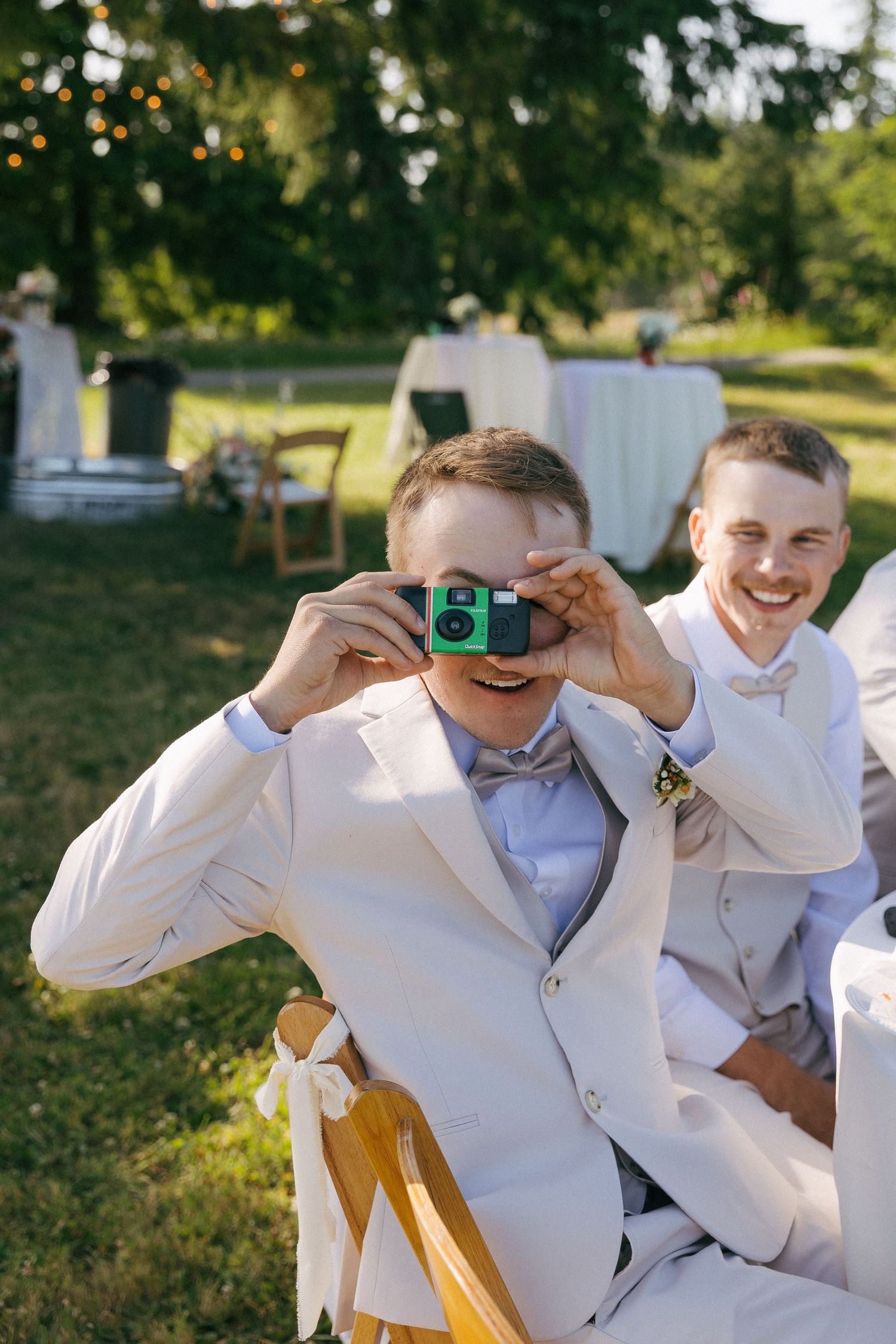 Oregon wedding and couples photographer capturing authentic, timeless moments for couples throughout the Pacific Northwest and beyond PNW!