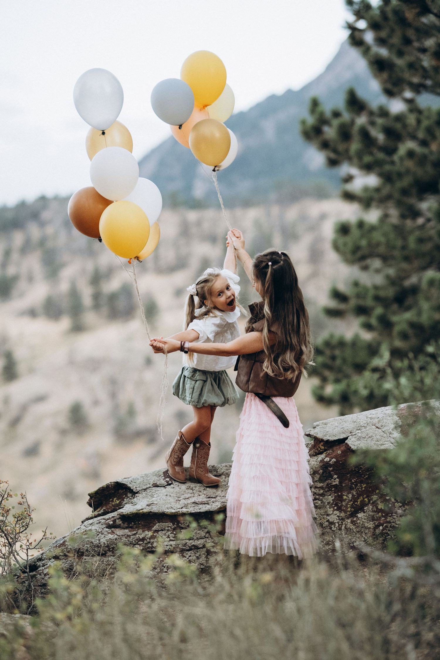 Golden autumn family session mom and daughter — Boulder Colorado family photographer Anna Tsenta