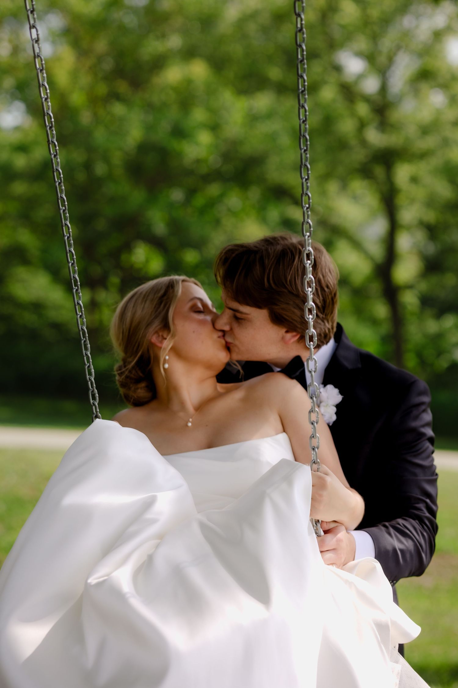 Traditional wedding photographer
Nostalgic wedding photography