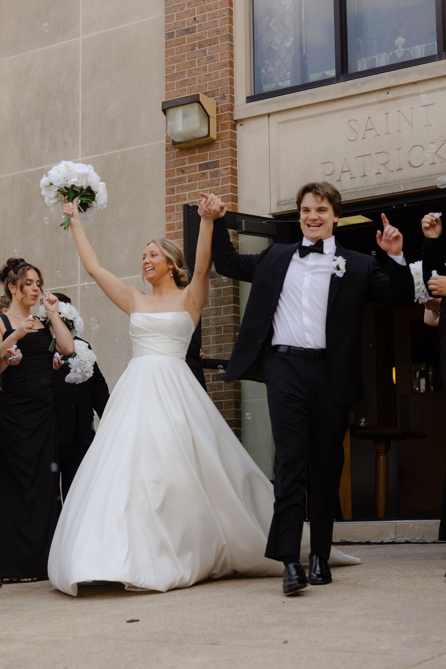 Traditional wedding photographer
Nostalgic wedding photography