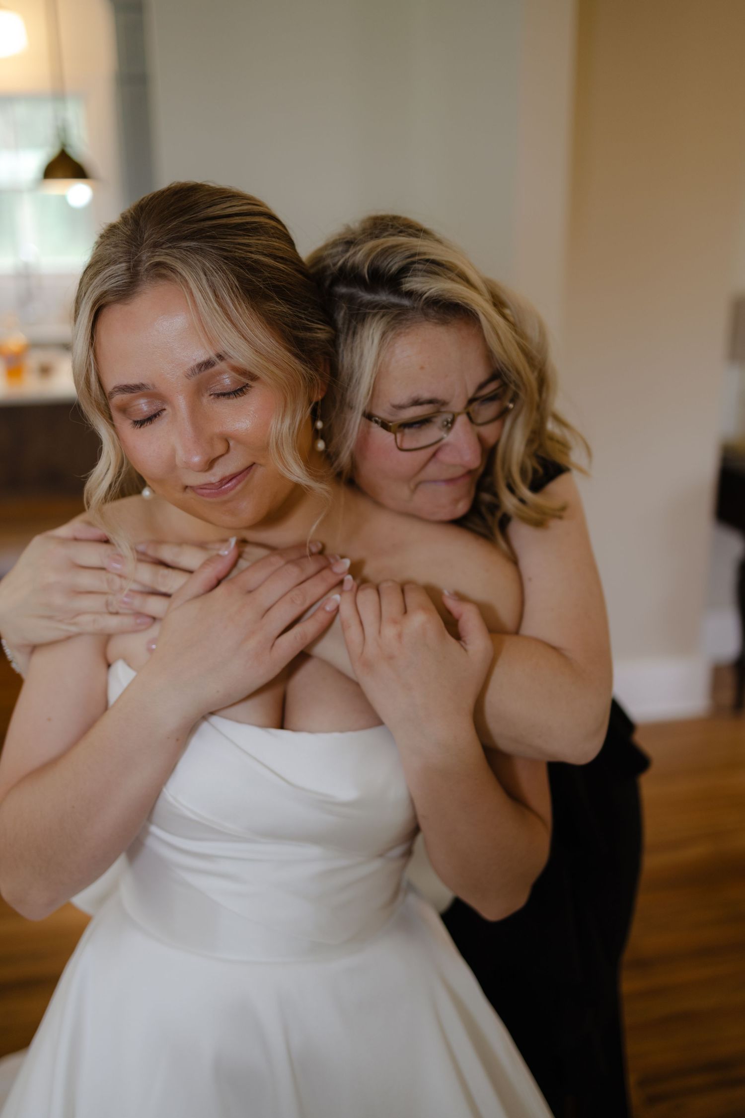 Traditional wedding photographer
Full-day wedding photography coverage
Midwest wedding photographer
Nebraska wedding photographer