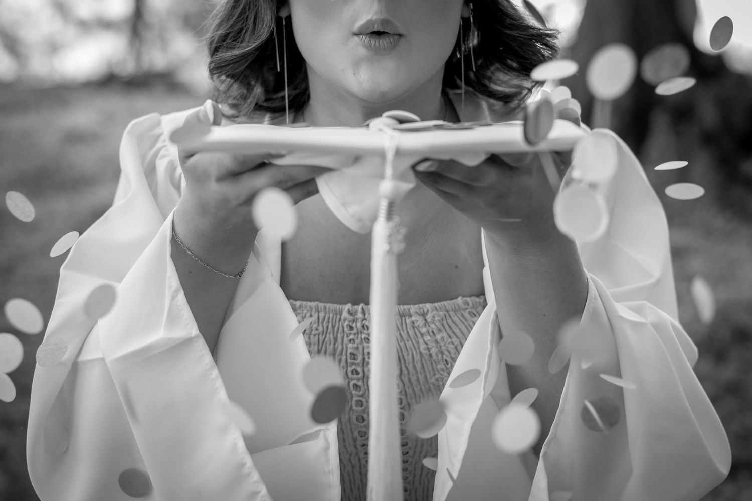 High school senior session photographer photography Cleveland Mississippi 38732 Class of 2026 2027 2028 2029 2030 Confetti Celebration