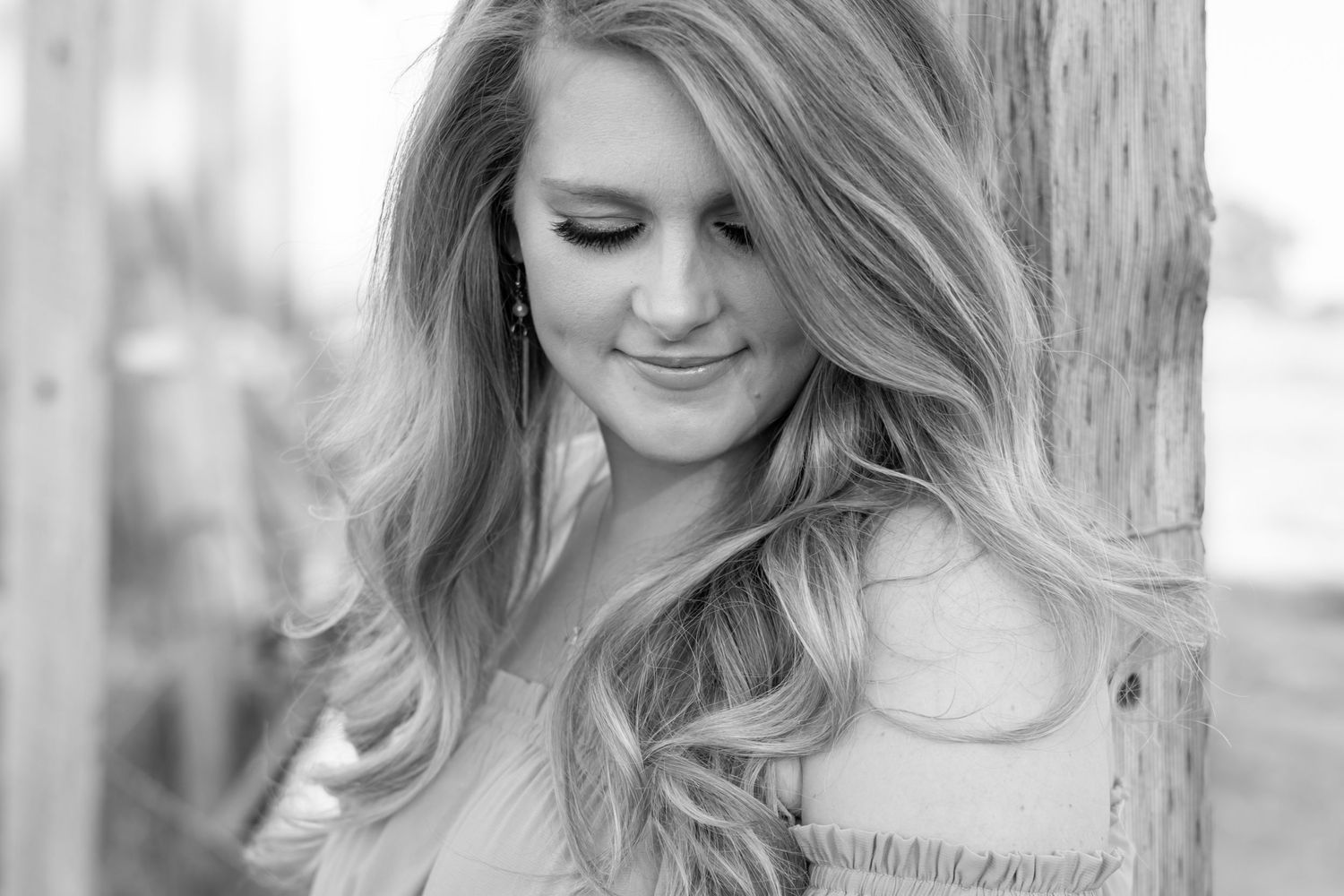 stunning new mom maternity session Cleveland Mississippi black & white version details photography photographer