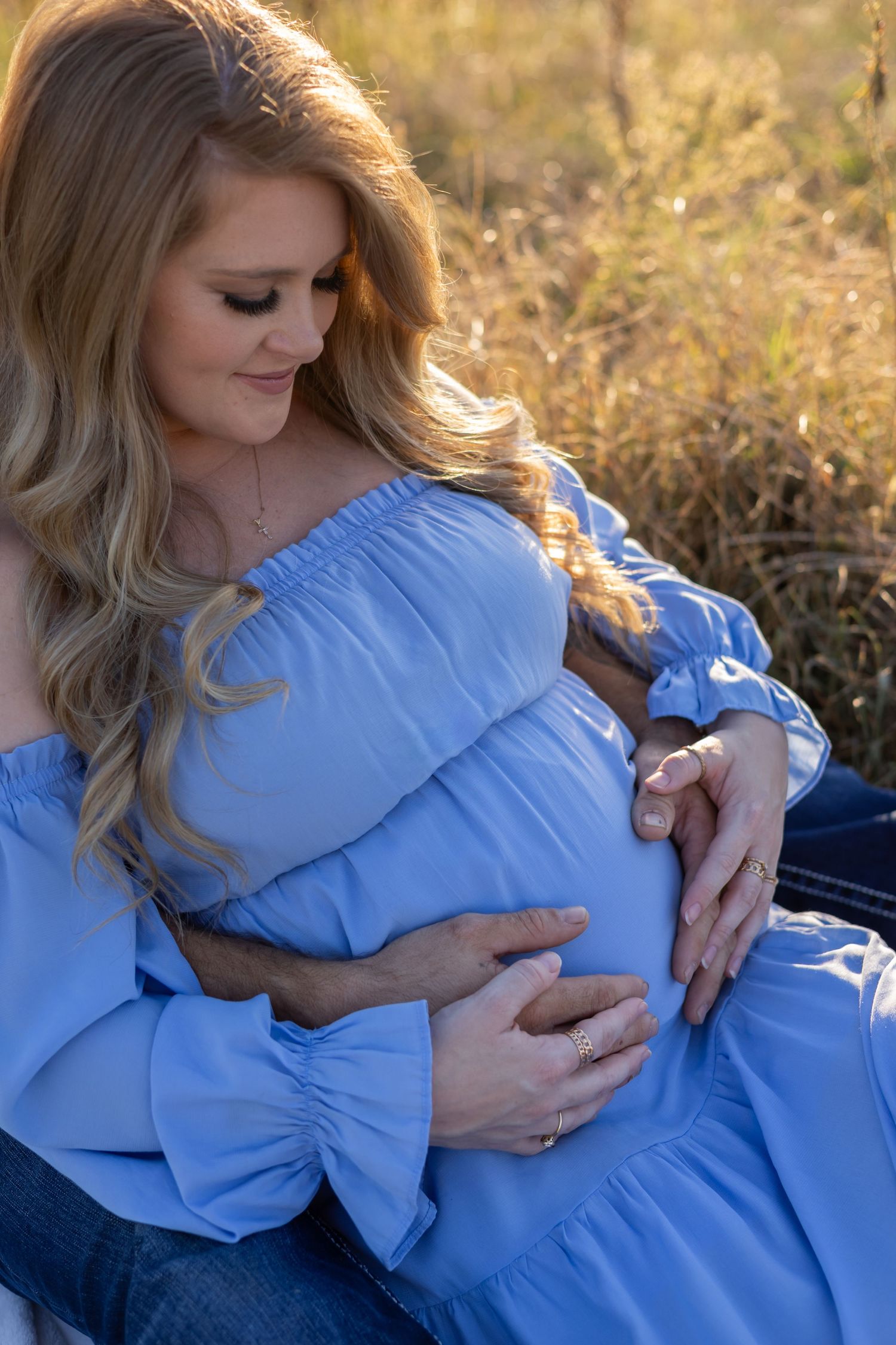 New mom maternity session photography photographer field baby boy Cleveland Mississippi