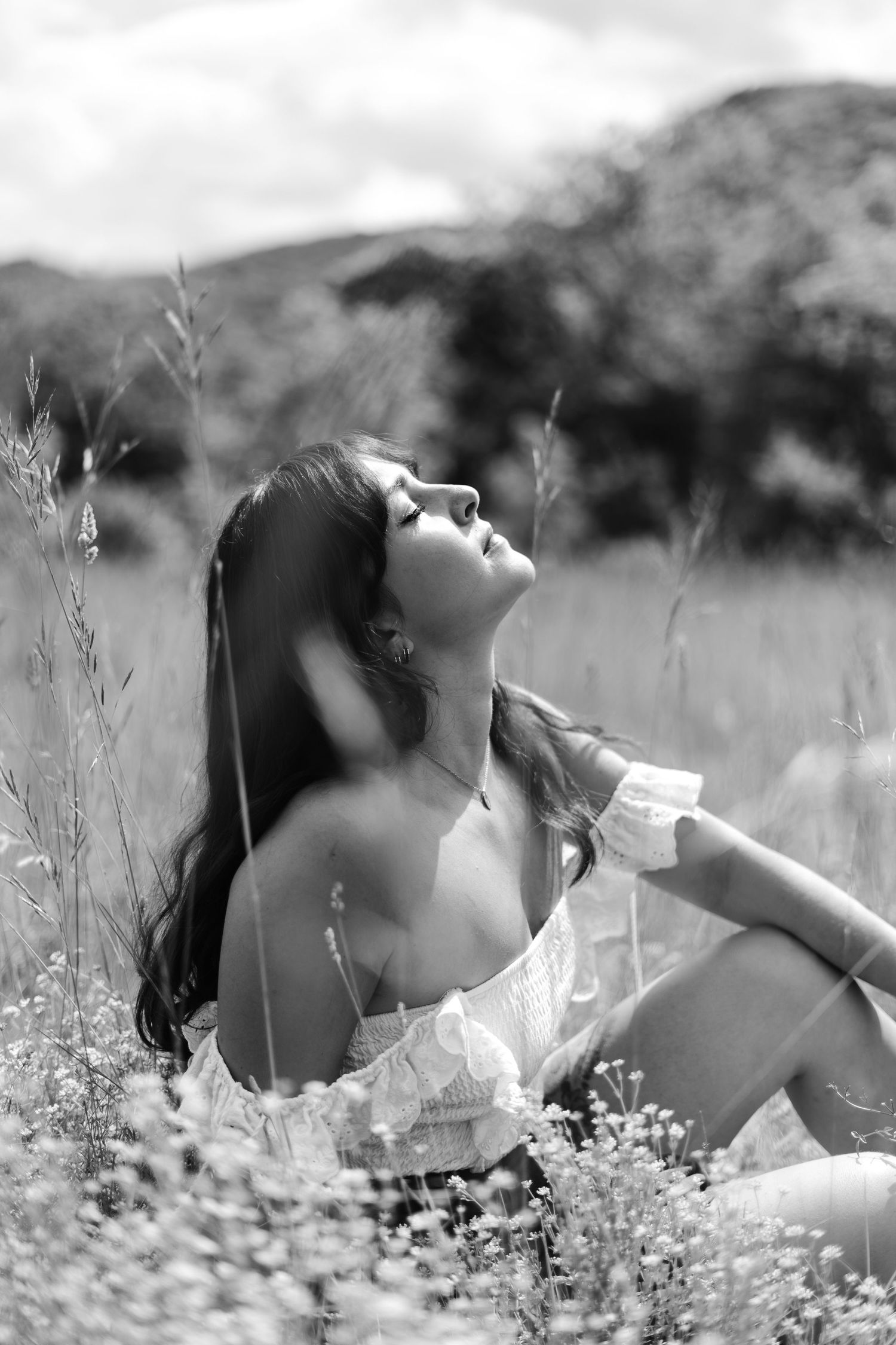 Portrait femme en extérieur pleine nature