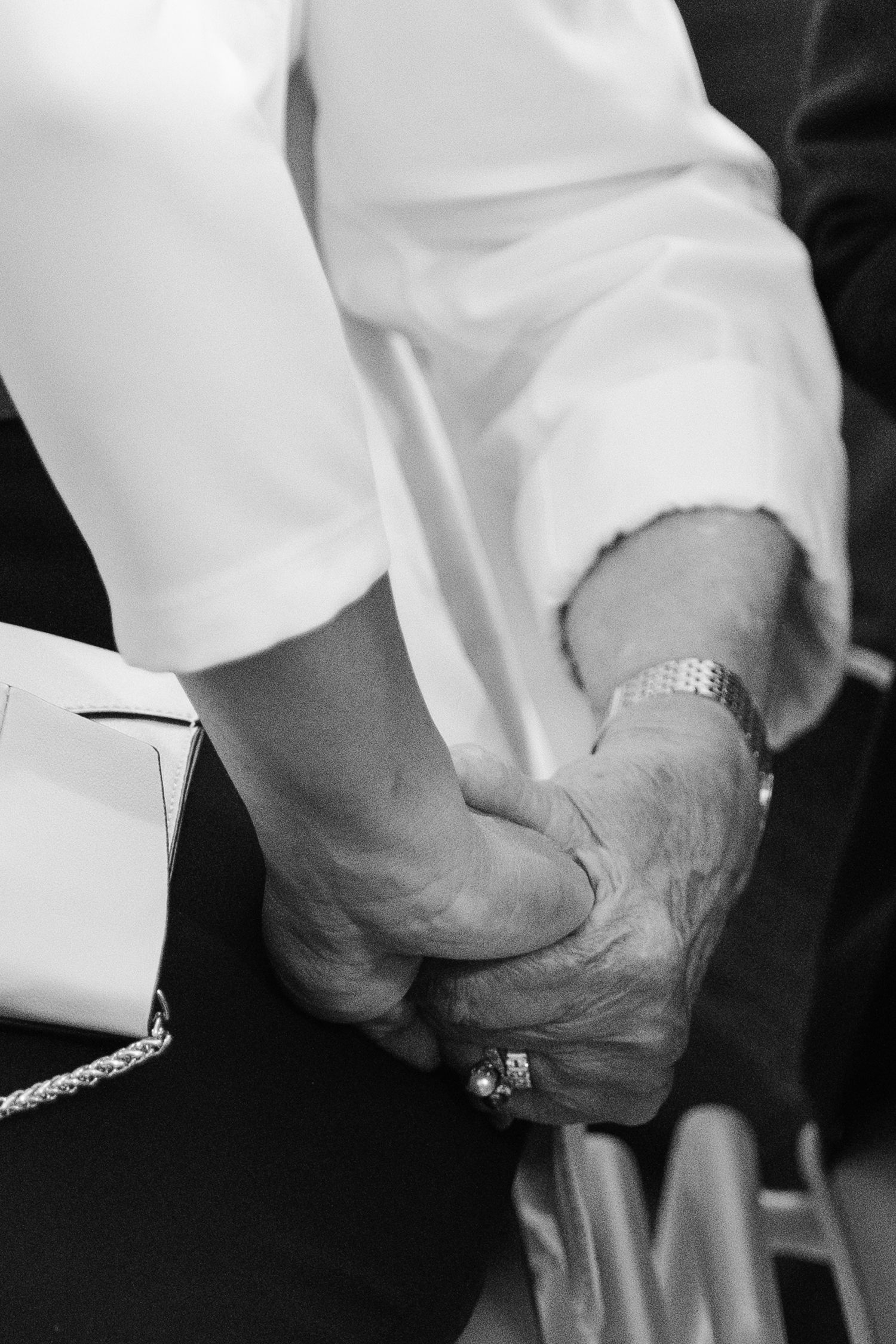 Photo du mariage de Monica et Benoit pendant la cérémonie à la mairie