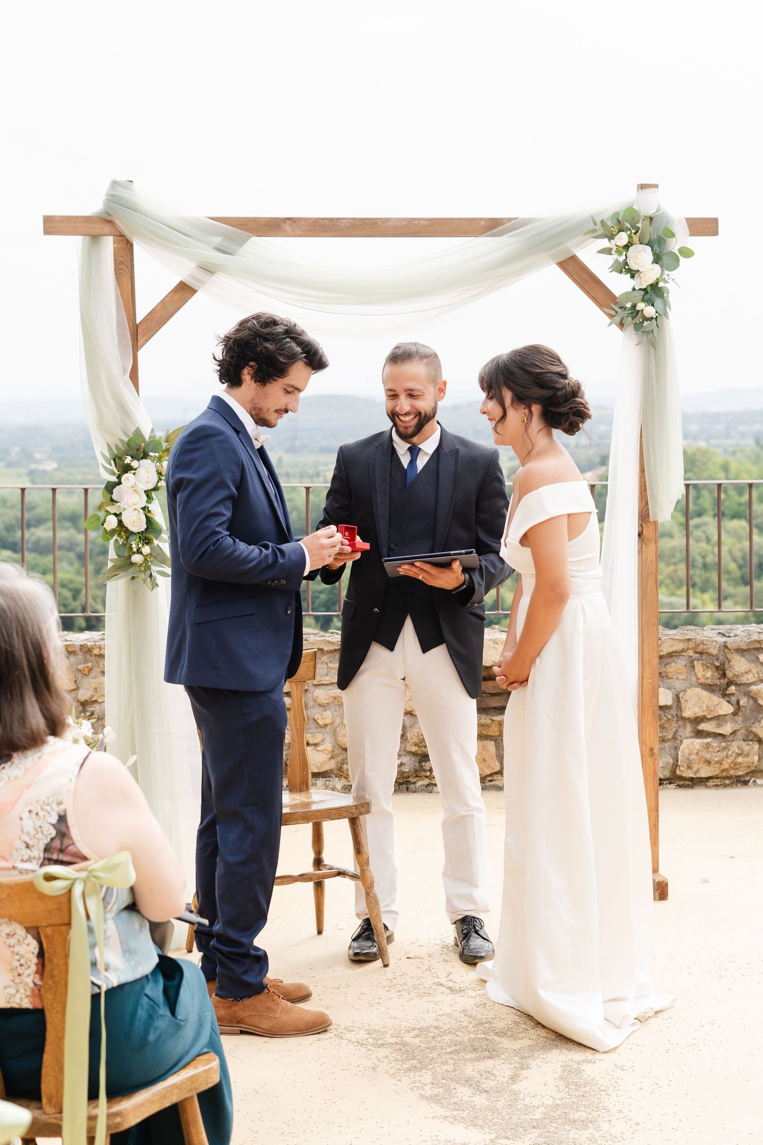 Photo du mariage de Allison et Jeremy photo du couple pendant la cérémonie
