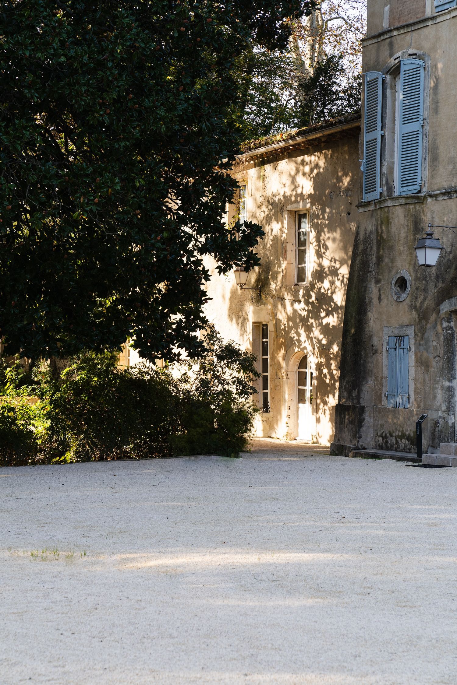 Image reportage du Château des Barrenques en Provence, domaine de mariage luxe et haut de gamme.