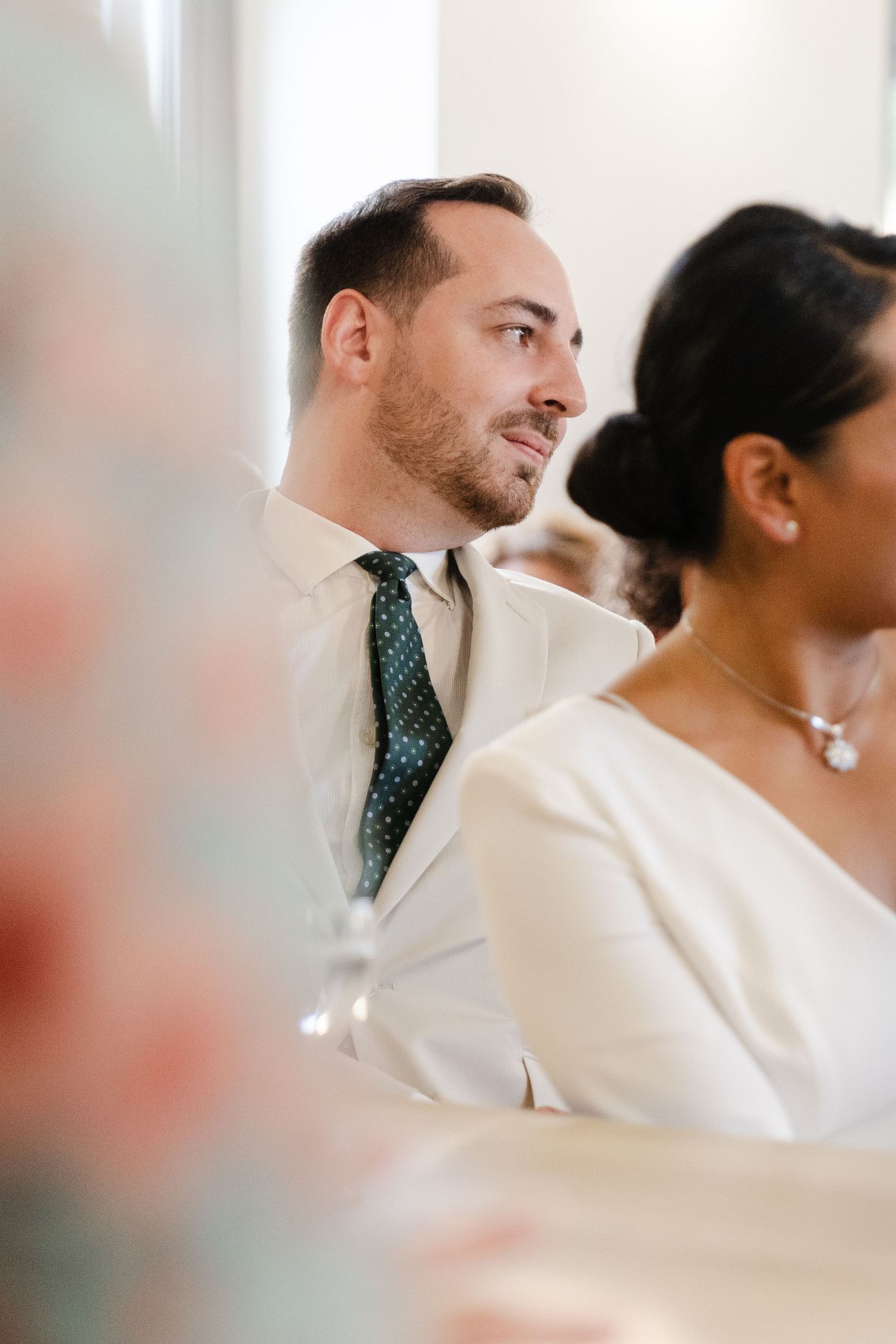 Photo du mariage de Monica et Benoit pendant la cérémonie à la mairie