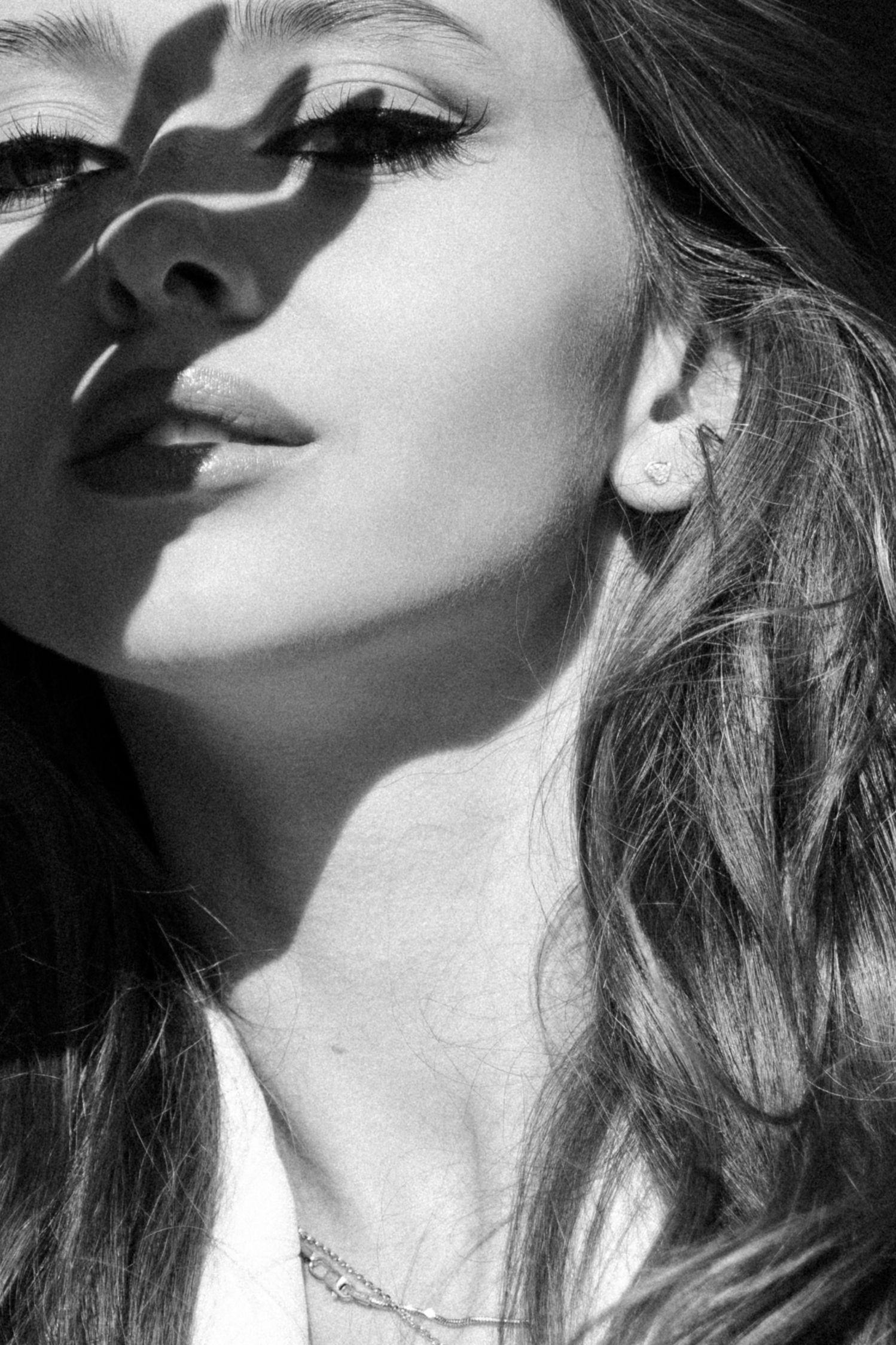 Photographe éditorial luxe – portrait artistique et haut de gamme de Daria, beauté intemporelle.