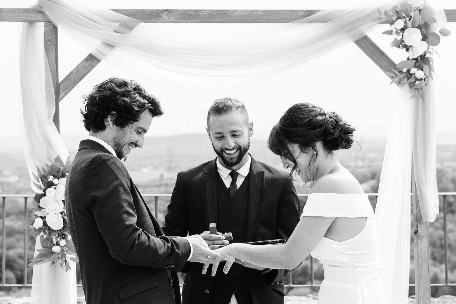 Photo du mariage de Allison et Jeremy photo du couple pendant la cérémonie