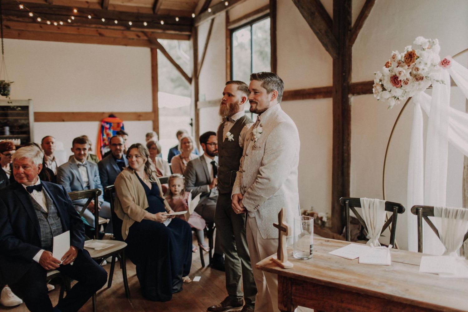 Hochzeit / Hochzeitsfotografin Schwandorf / Schwarzenfeld / Regensburg / Amberg / Bayerischer Wald / Bräuhaus Schwarzach / Schloss Hemhofen