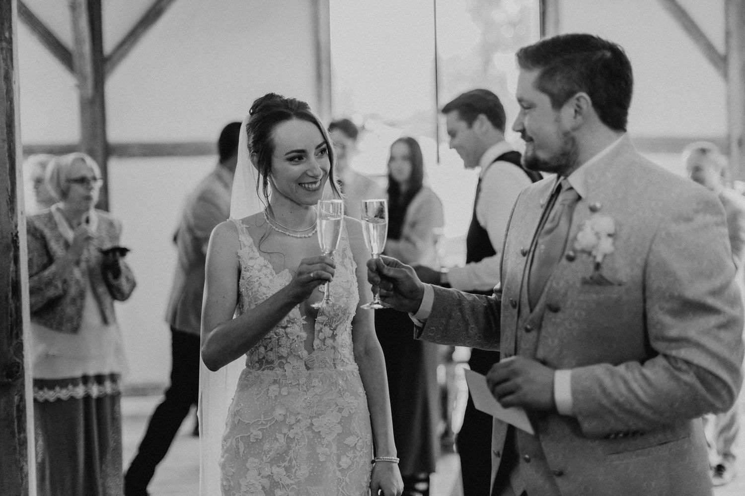 Hochzeit / Hochzeitsfotografin Schwandorf / Schwarzenfeld / Regensburg / Amberg / Bayerischer Wald / Bräuhaus Schwarzach / Schloss Hemhofen