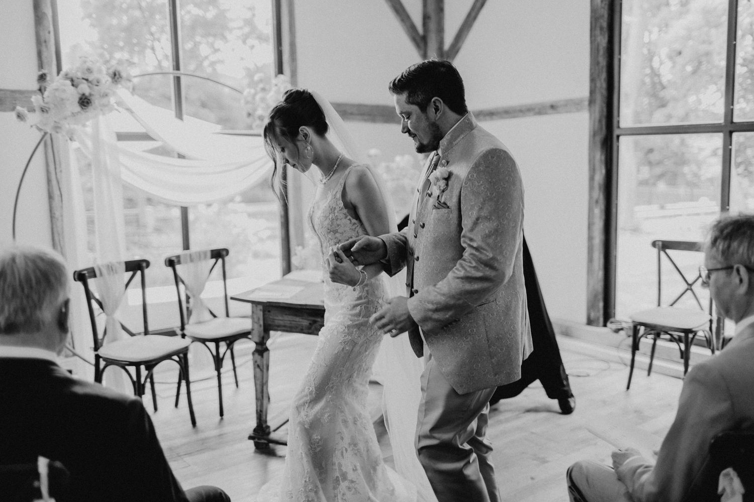 Hochzeit / Hochzeitsfotografin Schwandorf / Schwarzenfeld / Regensburg / Amberg / Bayerischer Wald / Bräuhaus Schwarzach / Schloss Hemhofen