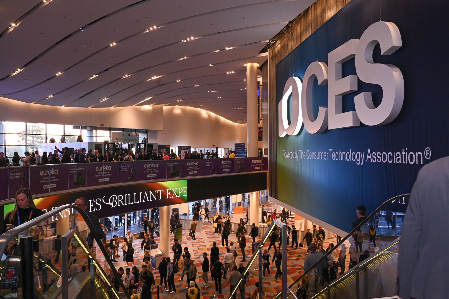 Large convention audience gathered for a presentation in Las Vegas