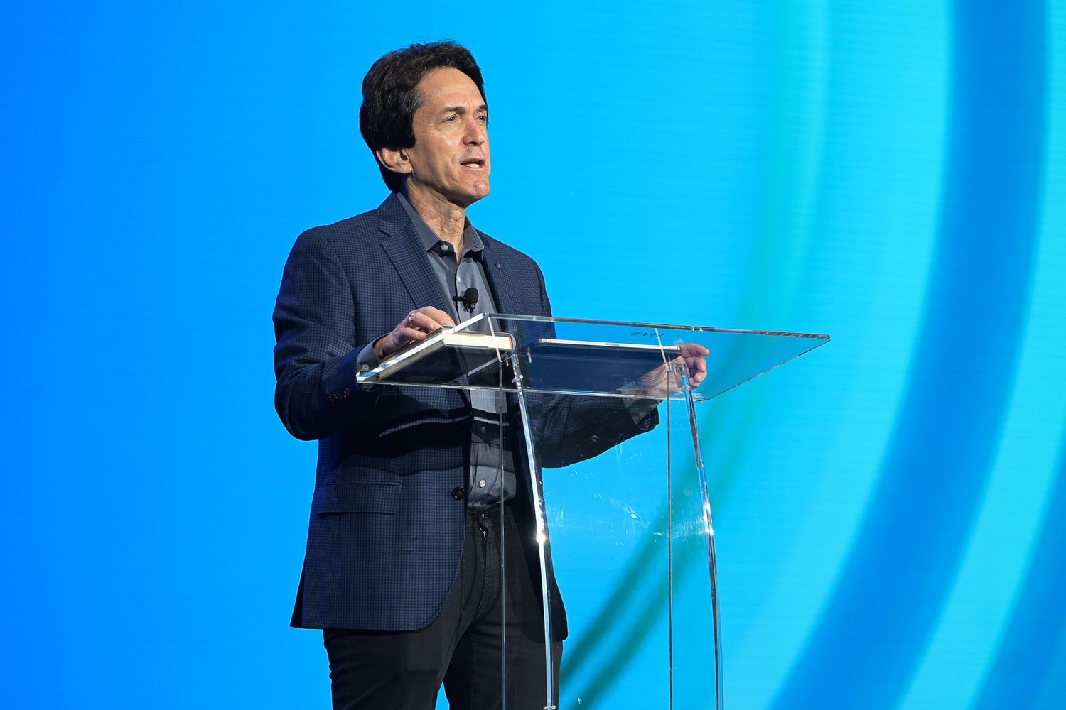 Professional speaker presenting to attendees at a Las Vegas convention