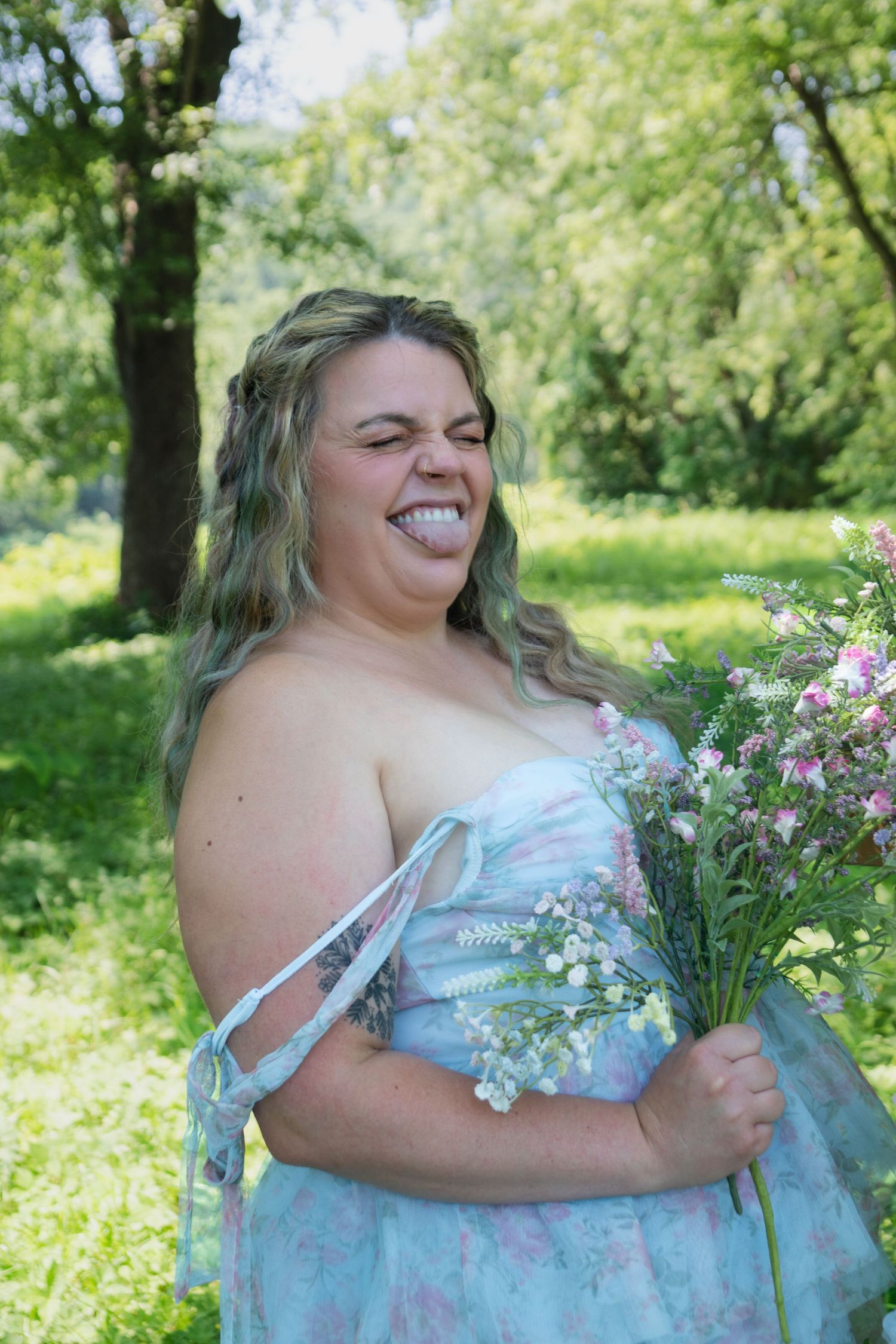women having fun in a photo taken in elmira park
