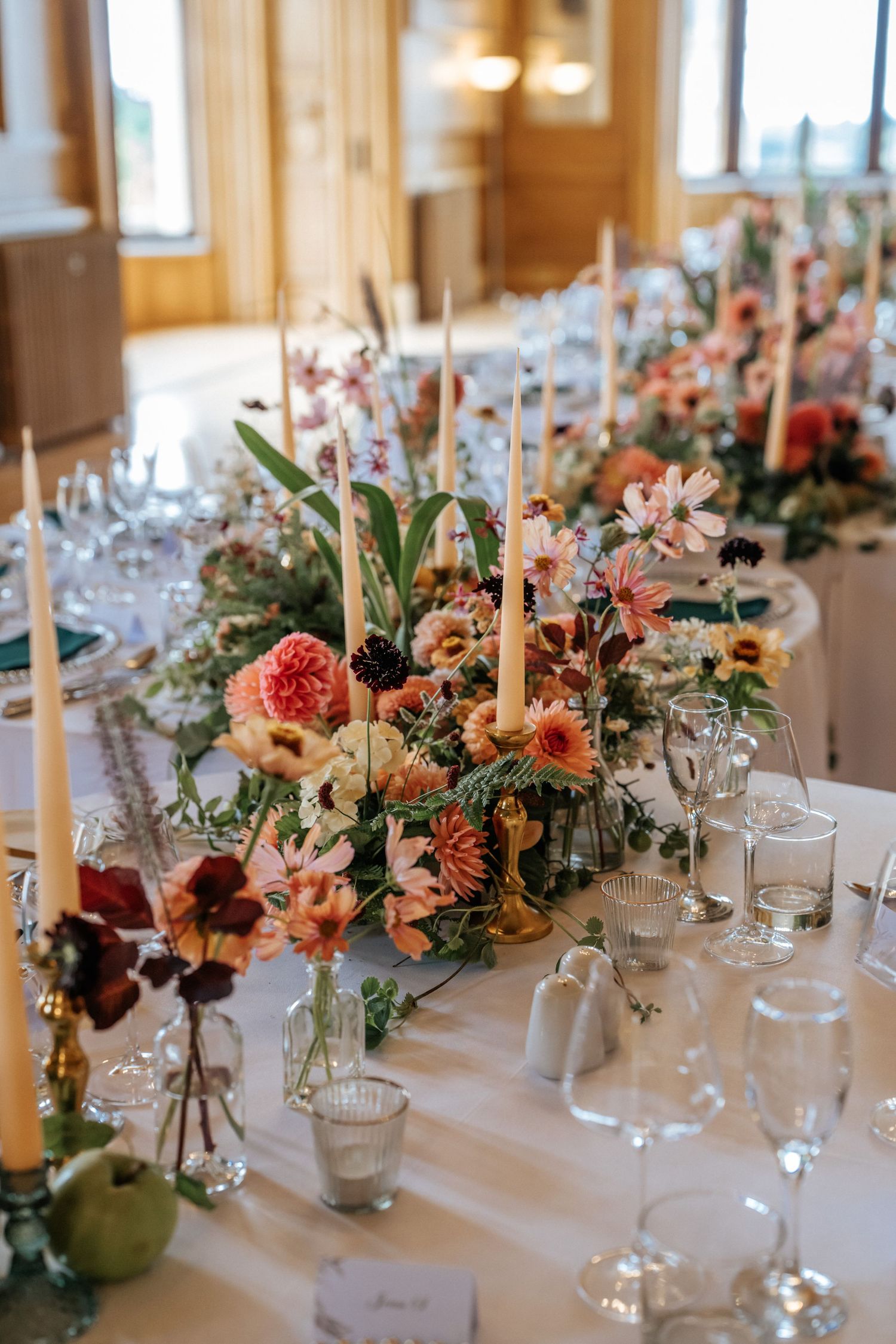 Harlaxton Manor wedding photographer. Harlaxton Manor wedding photographer. Halaxton Manor wedding.
