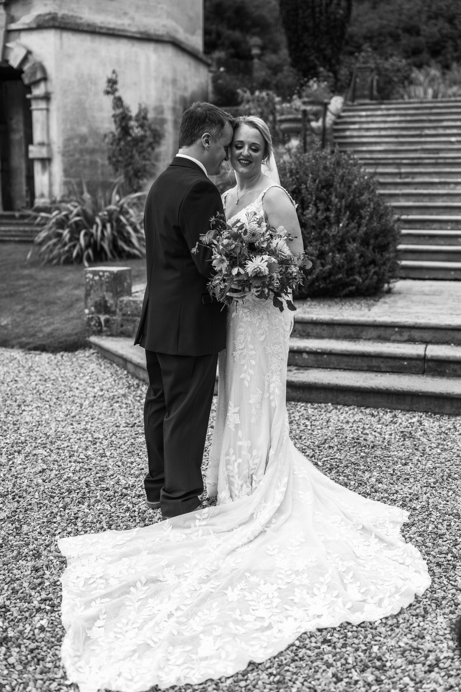 Harlaxton Manor wedding photographer. Harlaxton Manor wedding photographer. Halaxton Manor wedding.