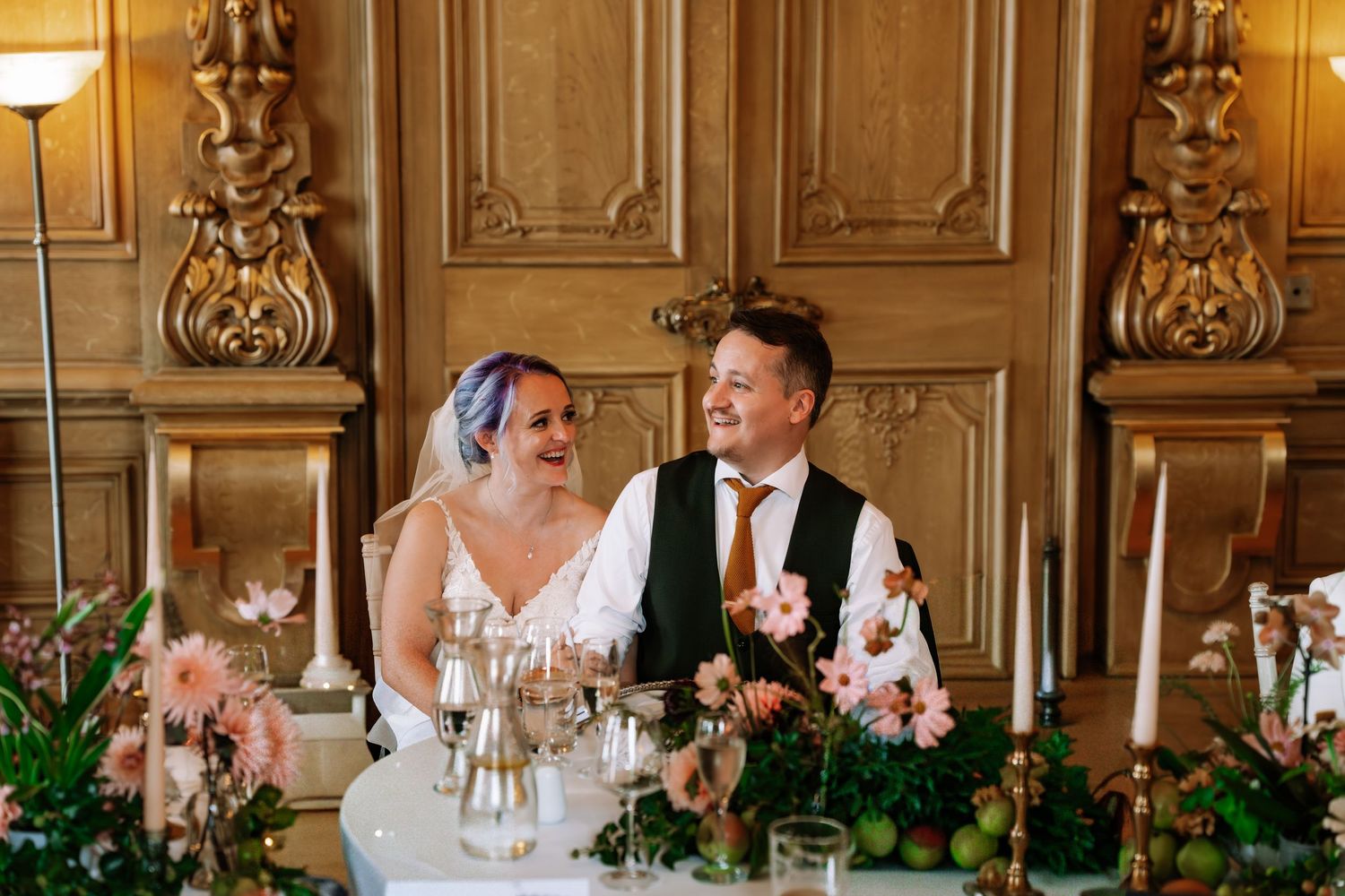 Harlaxton Manor wedding photographer. Harlaxton Manor wedding photographer. Halaxton Manor wedding.