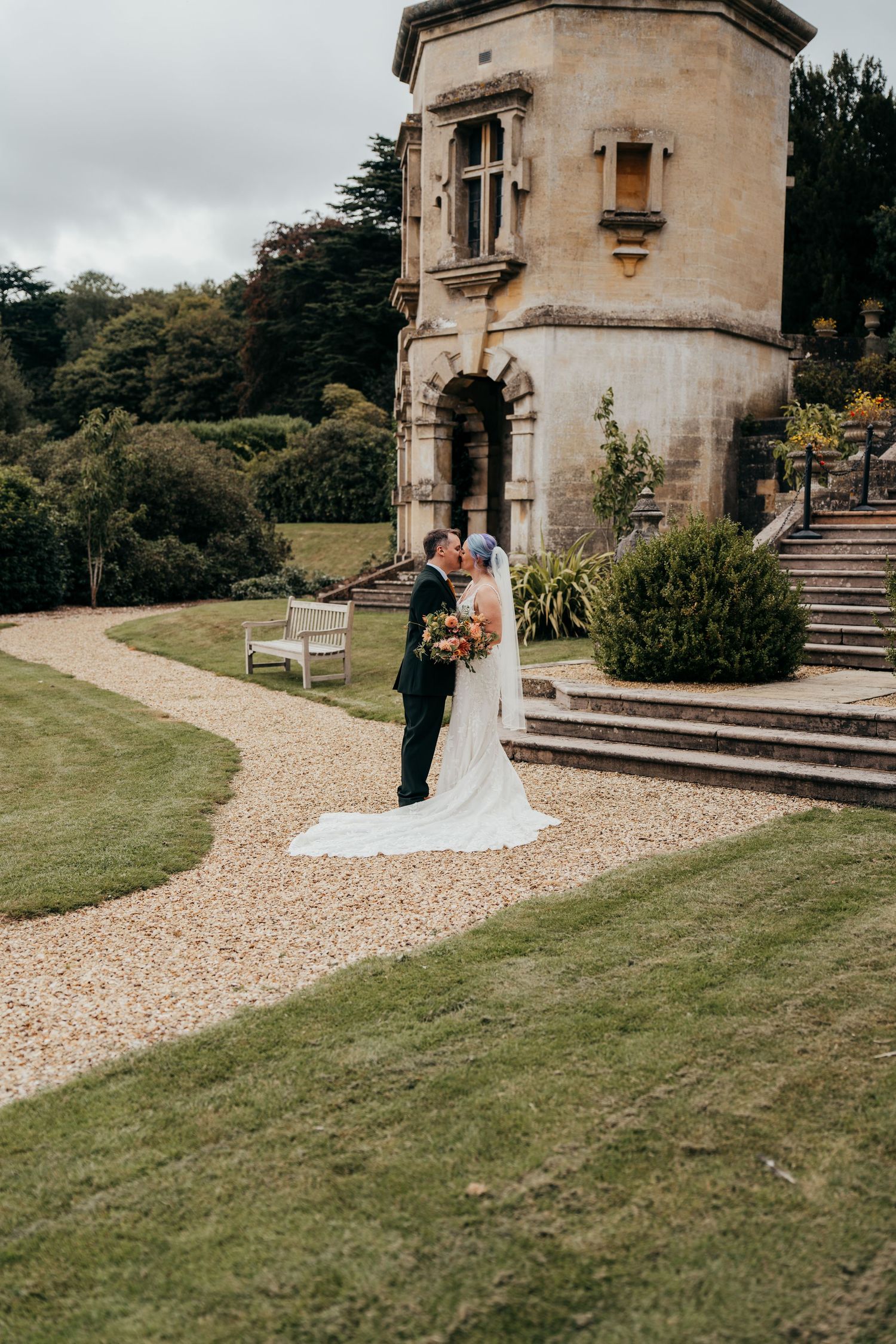 Harlaxton Manor wedding photographer. Harlaxton Manor wedding photographer. Halaxton Manor wedding.