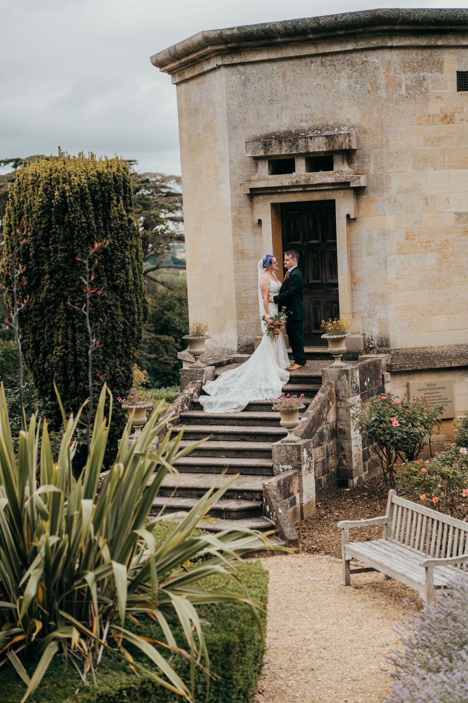 Harlaxton Manor wedding photographer. Harlaxton Manor wedding photographer. Halaxton Manor wedding.