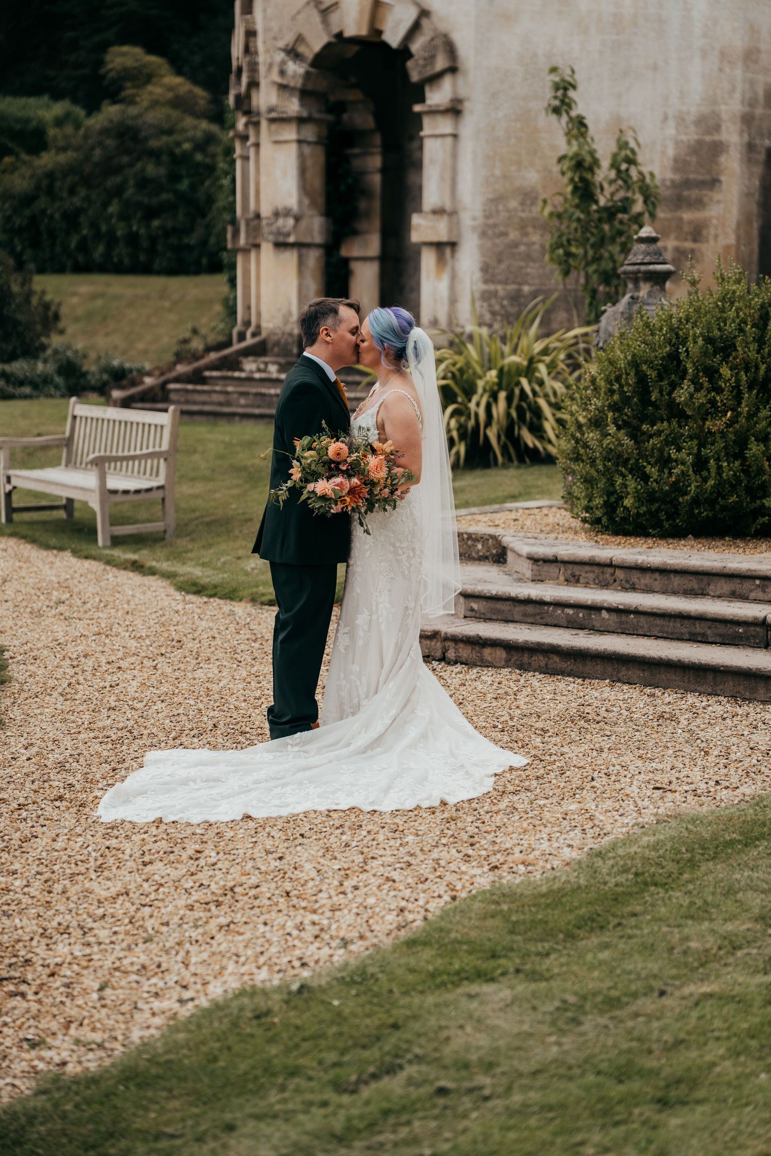 Harlaxton Manor wedding photographer. Harlaxton Manor wedding photographer. Halaxton Manor wedding.